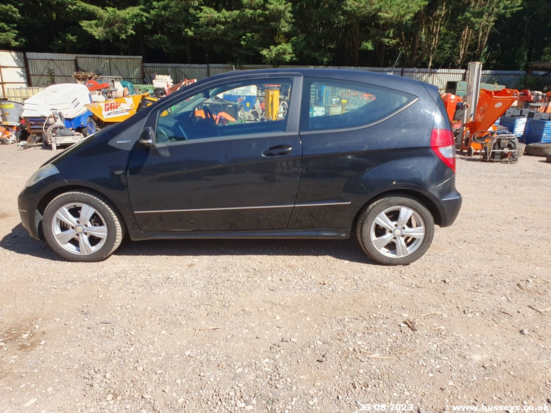 09/09 MERCEDES A150 AVANTGARDE SE CVT - 1498cc 3dr Hatchback (Black, 73k) - Image 8 of 55