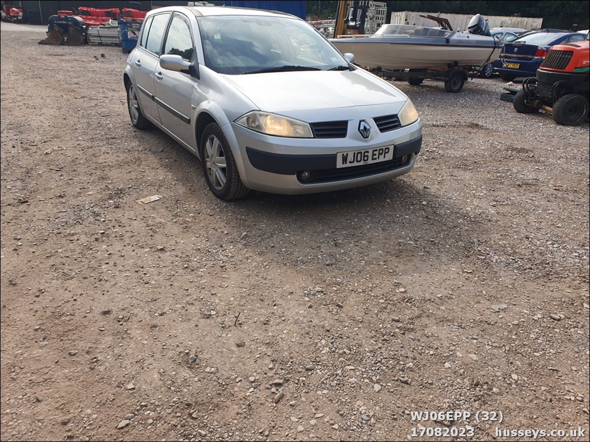 06/06 RENAULT MEGANE SL OASIS DCI 85 E4 - 1461cc 5dr Hatchback (Silver, 167k) - Image 32 of 62