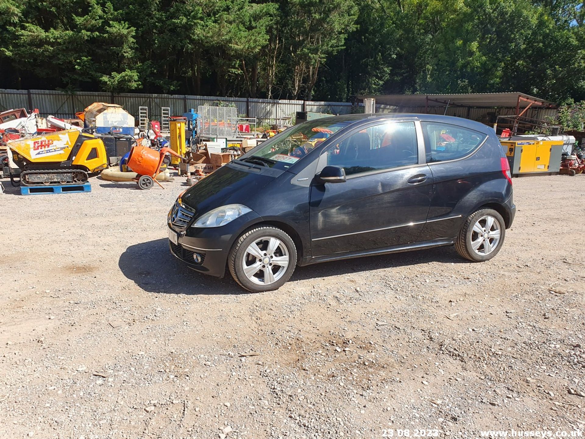 09/09 MERCEDES A150 AVANTGARDE SE CVT - 1498cc 3dr Hatchback (Black, 73k) - Image 5 of 55