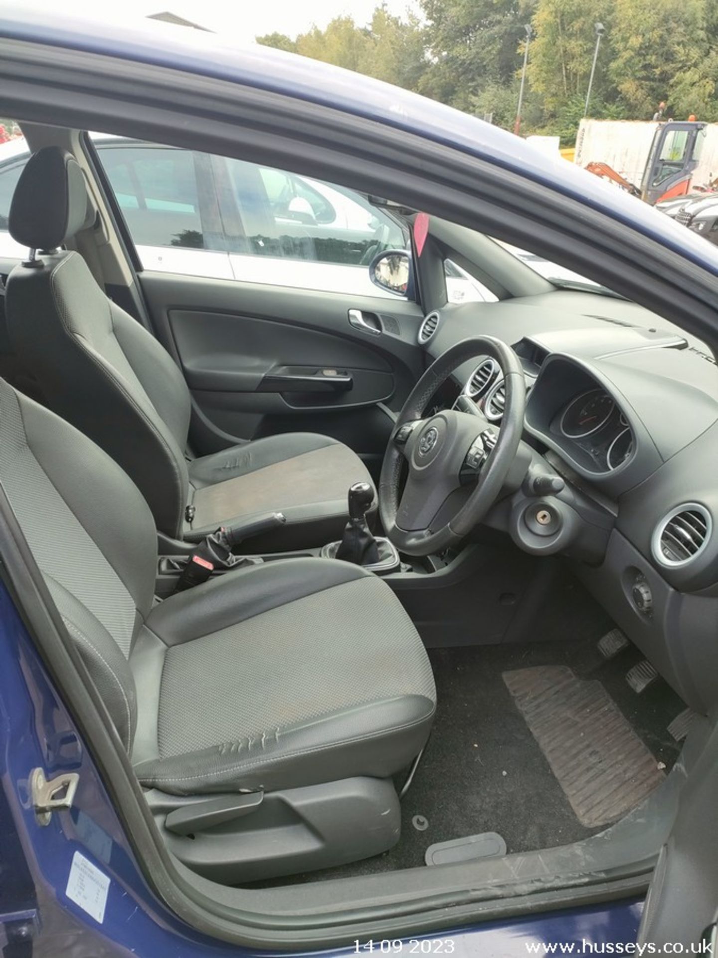 08/08 VAUXHALL CORSA DESIGN - 1364cc 5dr Hatchback (Blue) - Image 23 of 33