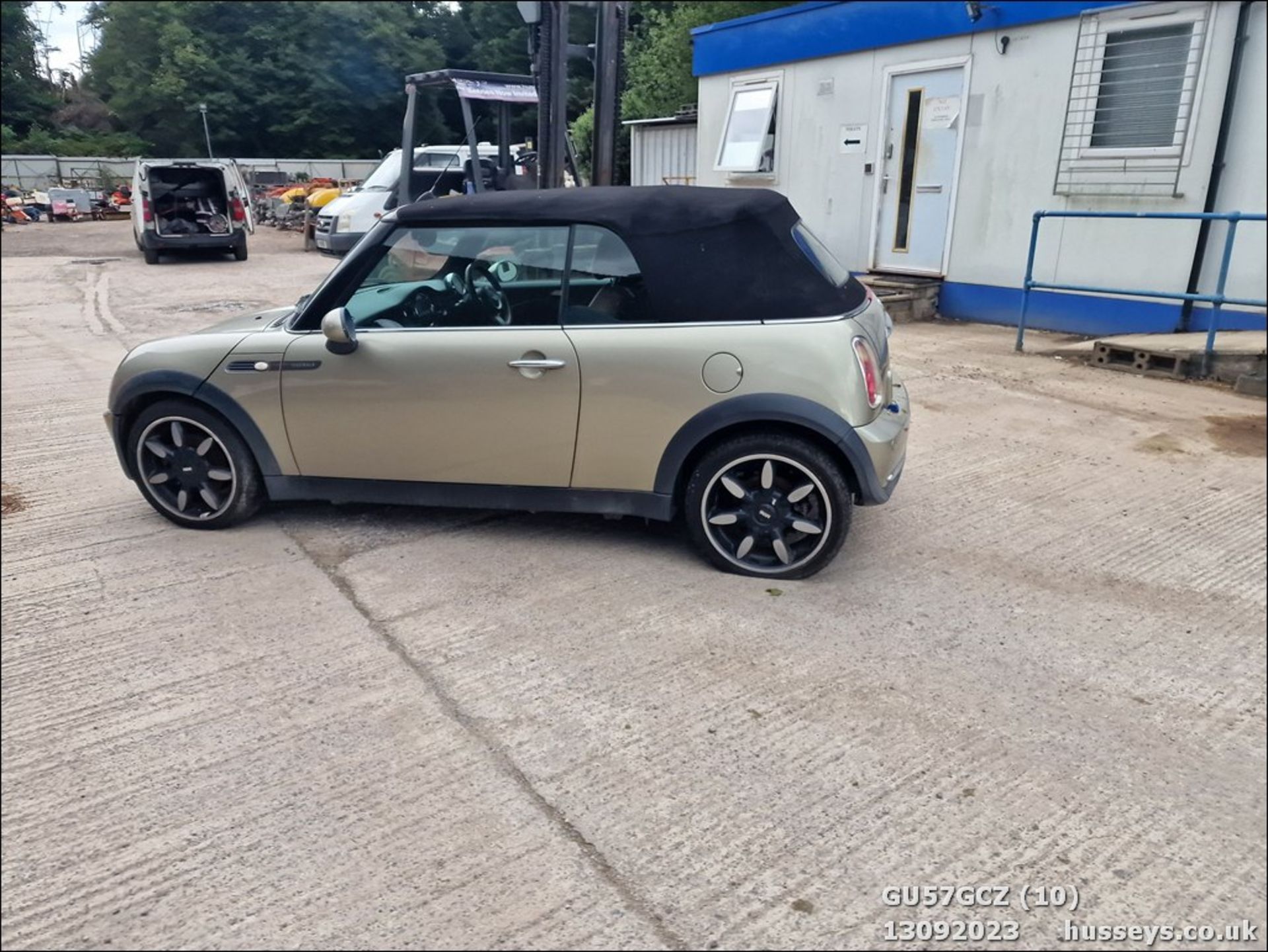 07/57 MINI COOPER SIDEWALK - 1598cc 2dr Convertible (Silver) - Image 11 of 27