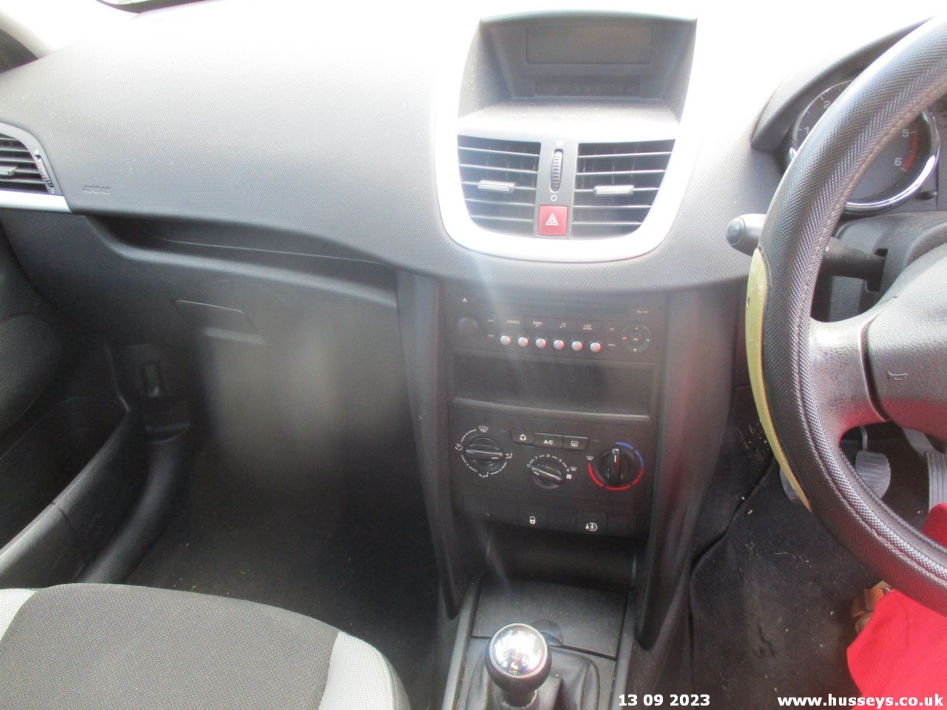 08/08 PEUGEOT 207 S HDI 67 - 1398cc 5dr Hatchback (Silver, 107k) - Image 13 of 13