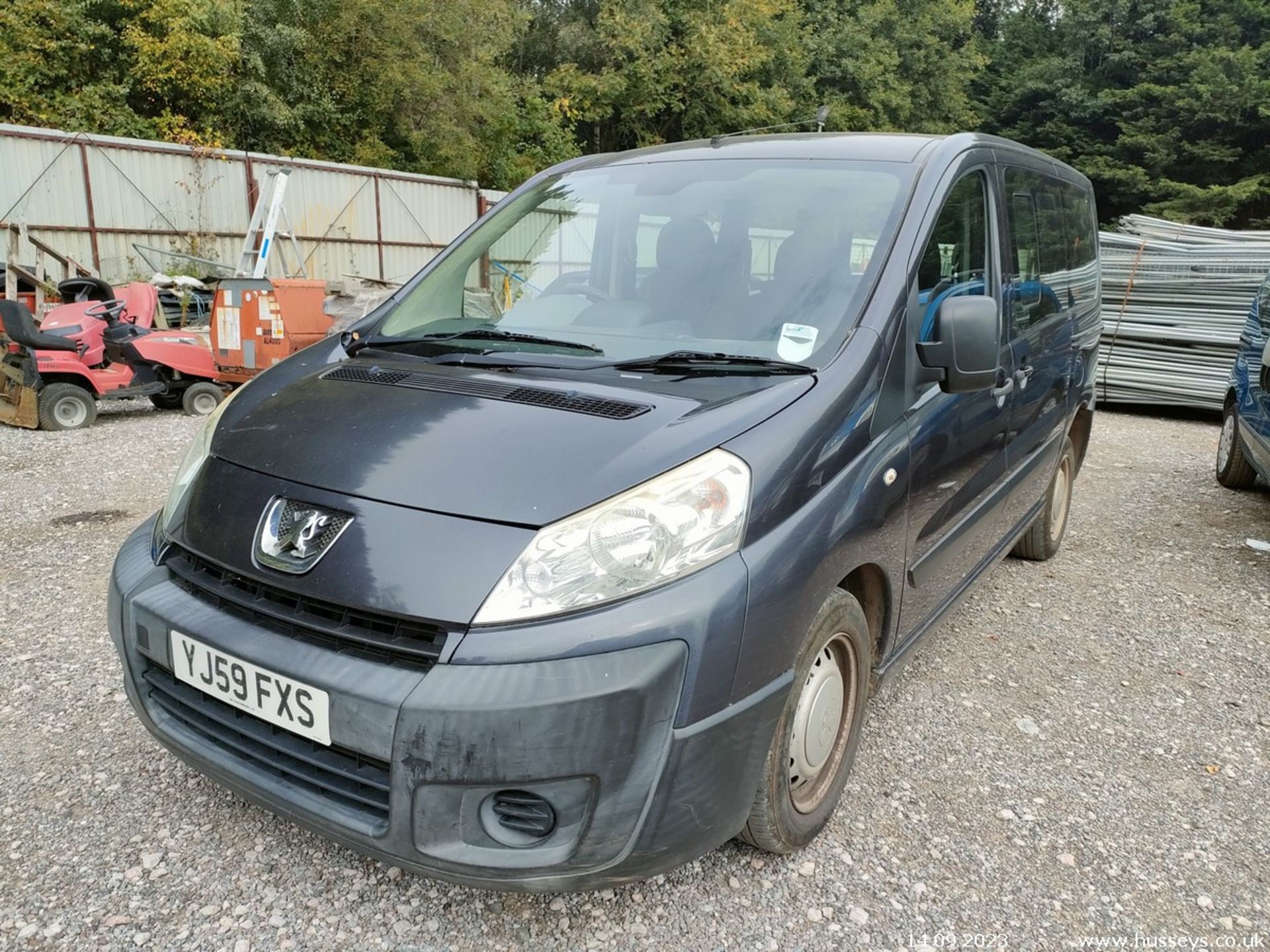 09/59 PEUGEOT EXPERT TEPEE COMFORT 6S - 1560cc 5dr MPV (Grey) - Image 6 of 33