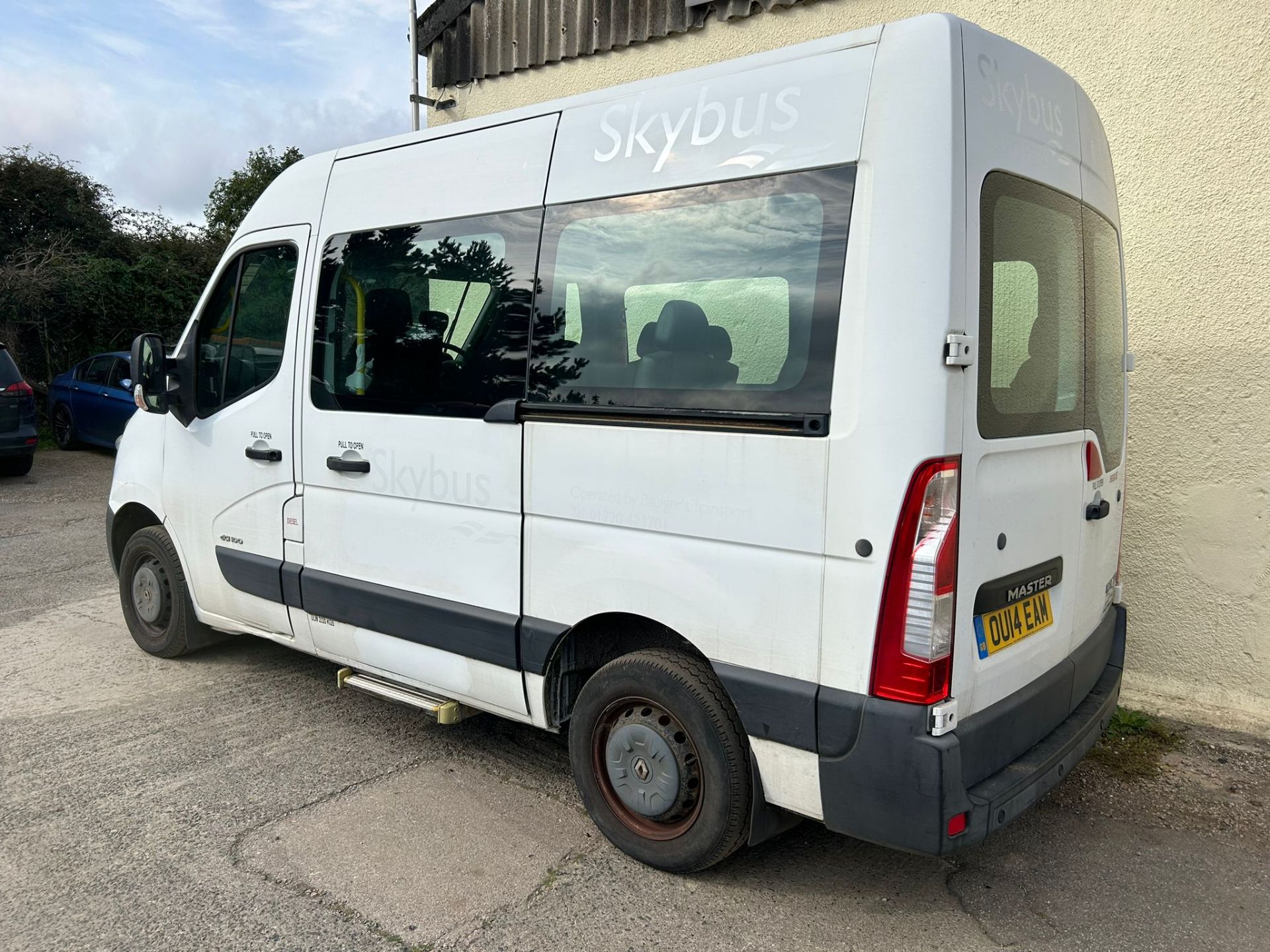 14/14 RENAULT MASTER 10 SEAT MINIBUS - 2299cc Bus (White) - Image 15 of 23