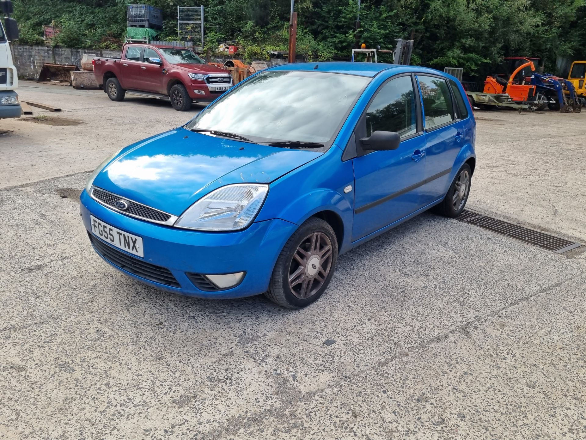 05/55 FORD FIESTA GHIA - 1388cc 5dr Hatchback (Blue) - Image 2 of 64