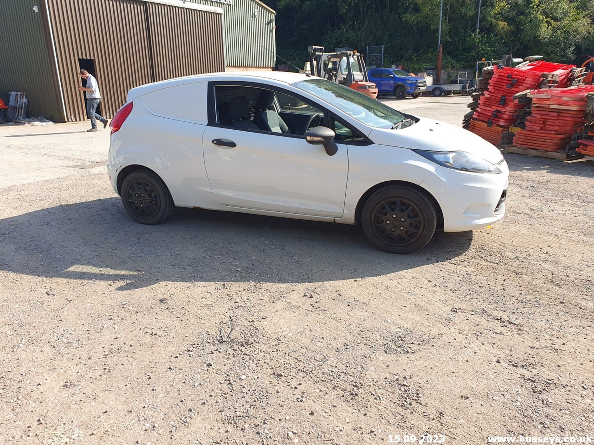 11/11 FORD FIESTA BASE TDCI - 1399cc 3dr Van (White, 231k) - Image 25 of 56