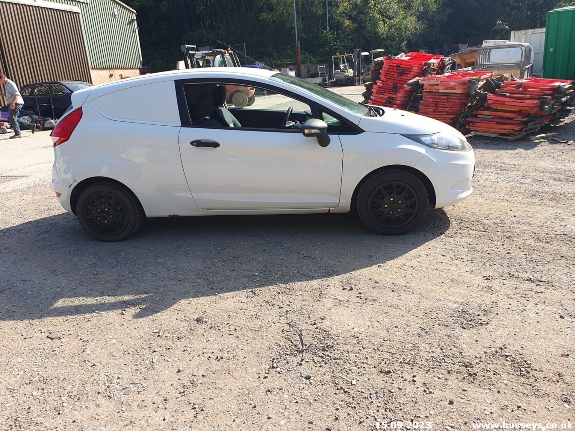 11/11 FORD FIESTA BASE TDCI - 1399cc 3dr Van (White, 231k) - Image 24 of 56