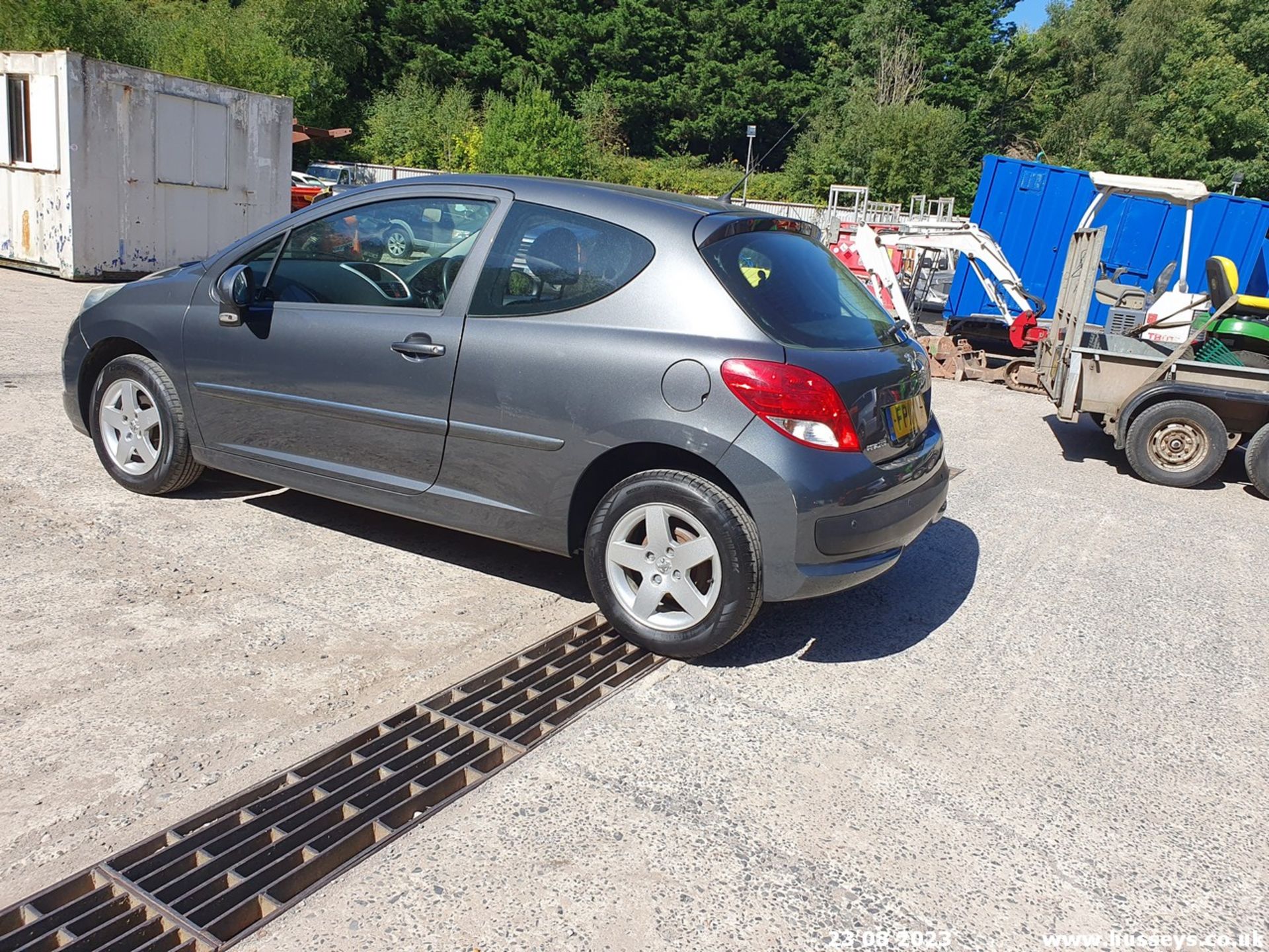 11/11 PEUGEOT 207 ENVY - 1360cc 3dr Hatchback (Grey, 94k) - Image 16 of 51