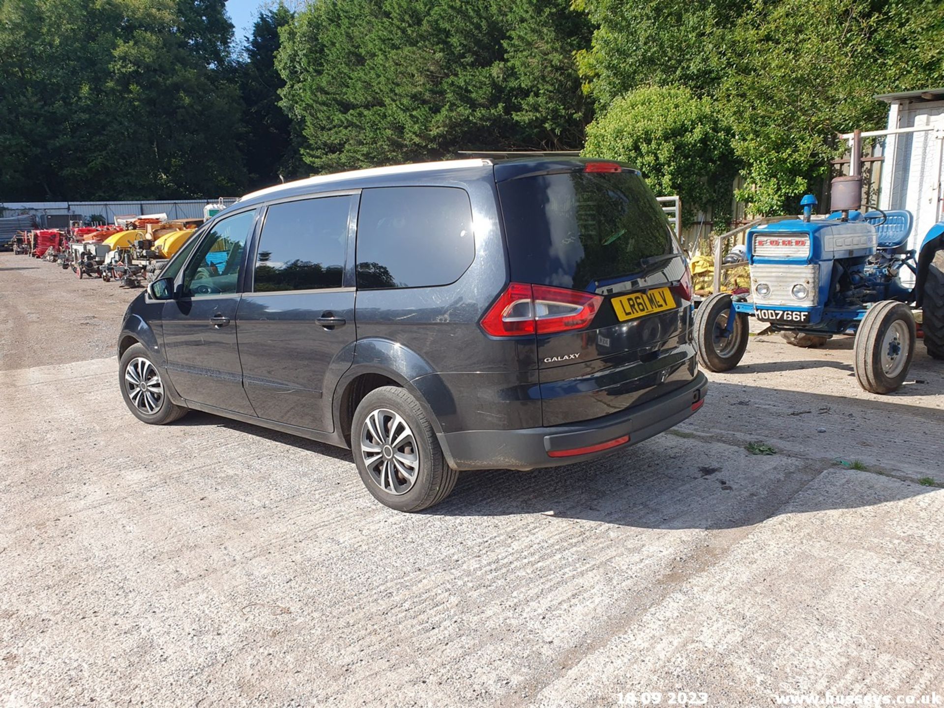 11/61 FORD GALAXY ZETEC TDCI AUTO - 1997cc 5dr MPV (Black, 200k) - Image 15 of 62