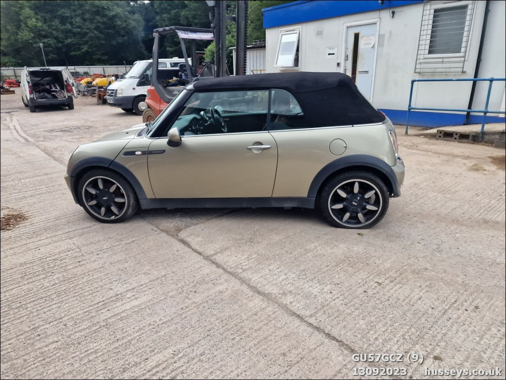 07/57 MINI COOPER SIDEWALK - 1598cc 2dr Convertible (Silver) - Image 10 of 27