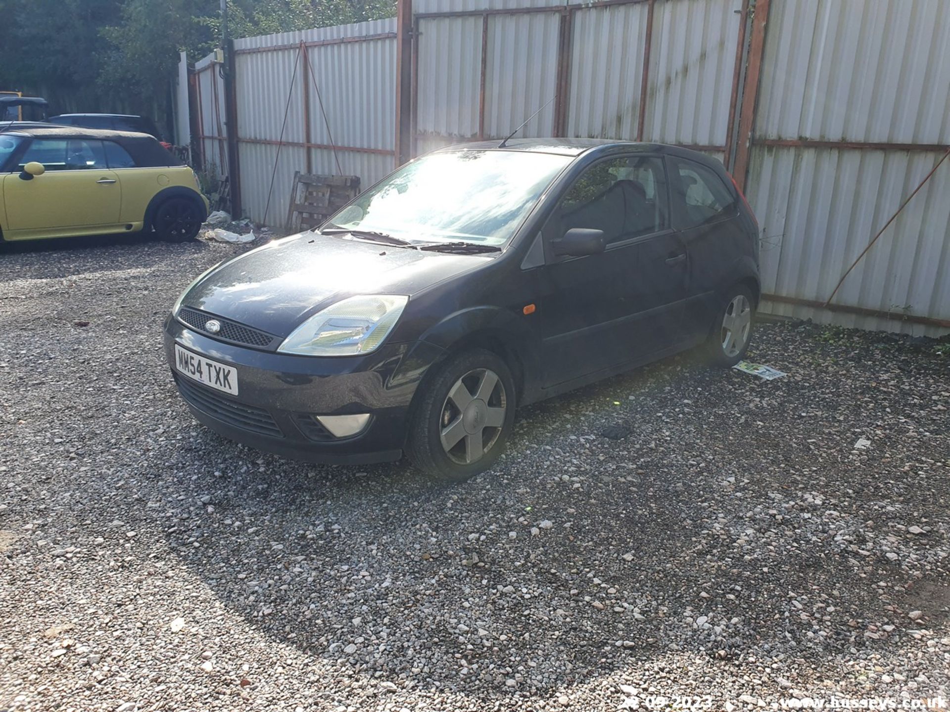 05/54 FORD FIESTA ZETEC - 1388cc 3dr Hatchback (Black) - Image 20 of 45