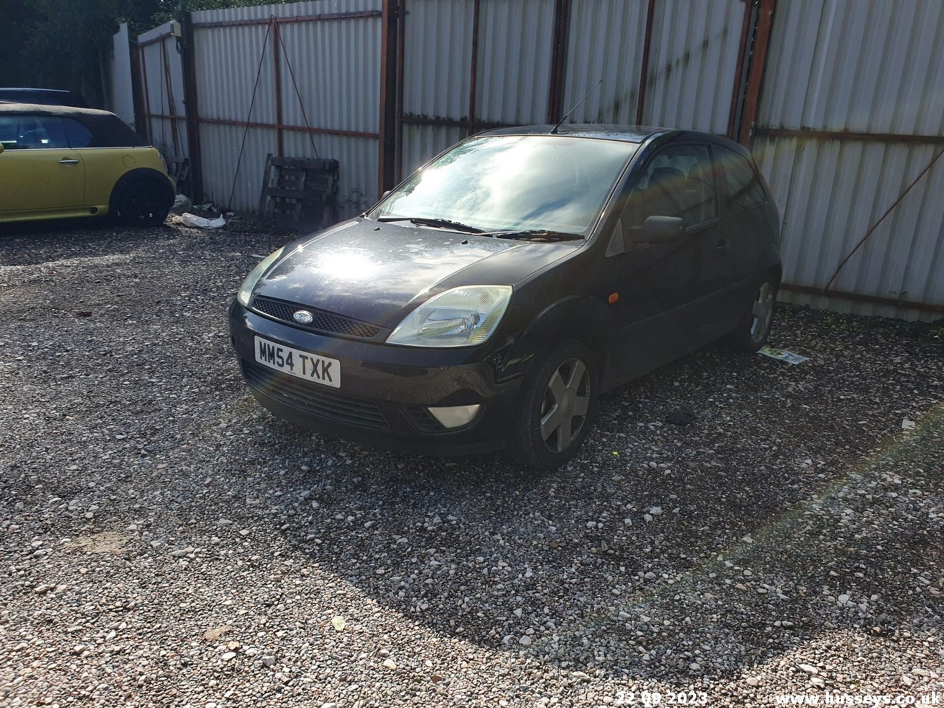 05/54 FORD FIESTA ZETEC - 1388cc 3dr Hatchback (Black) - Image 21 of 45