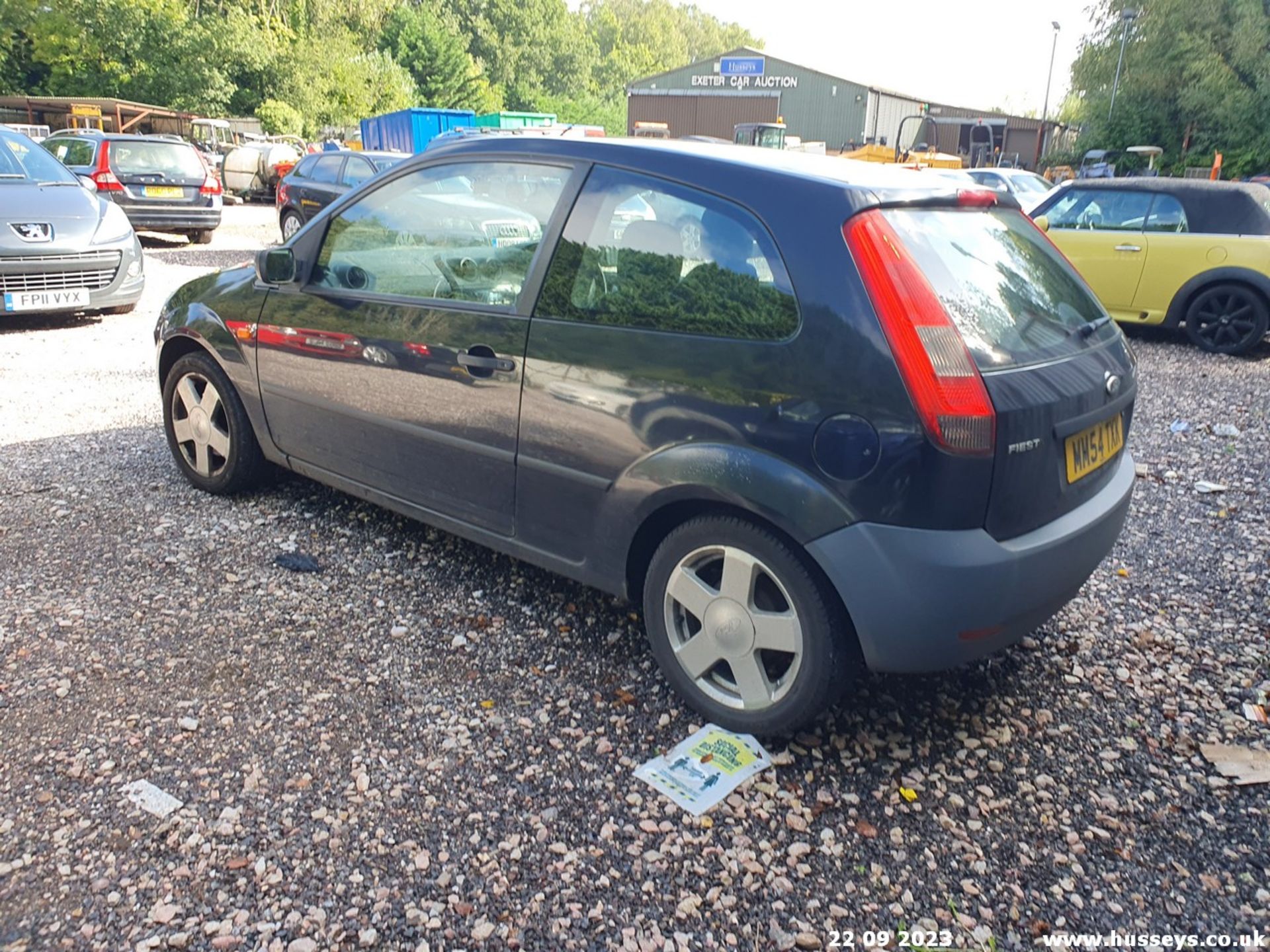 05/54 FORD FIESTA ZETEC - 1388cc 3dr Hatchback (Black) - Image 15 of 45