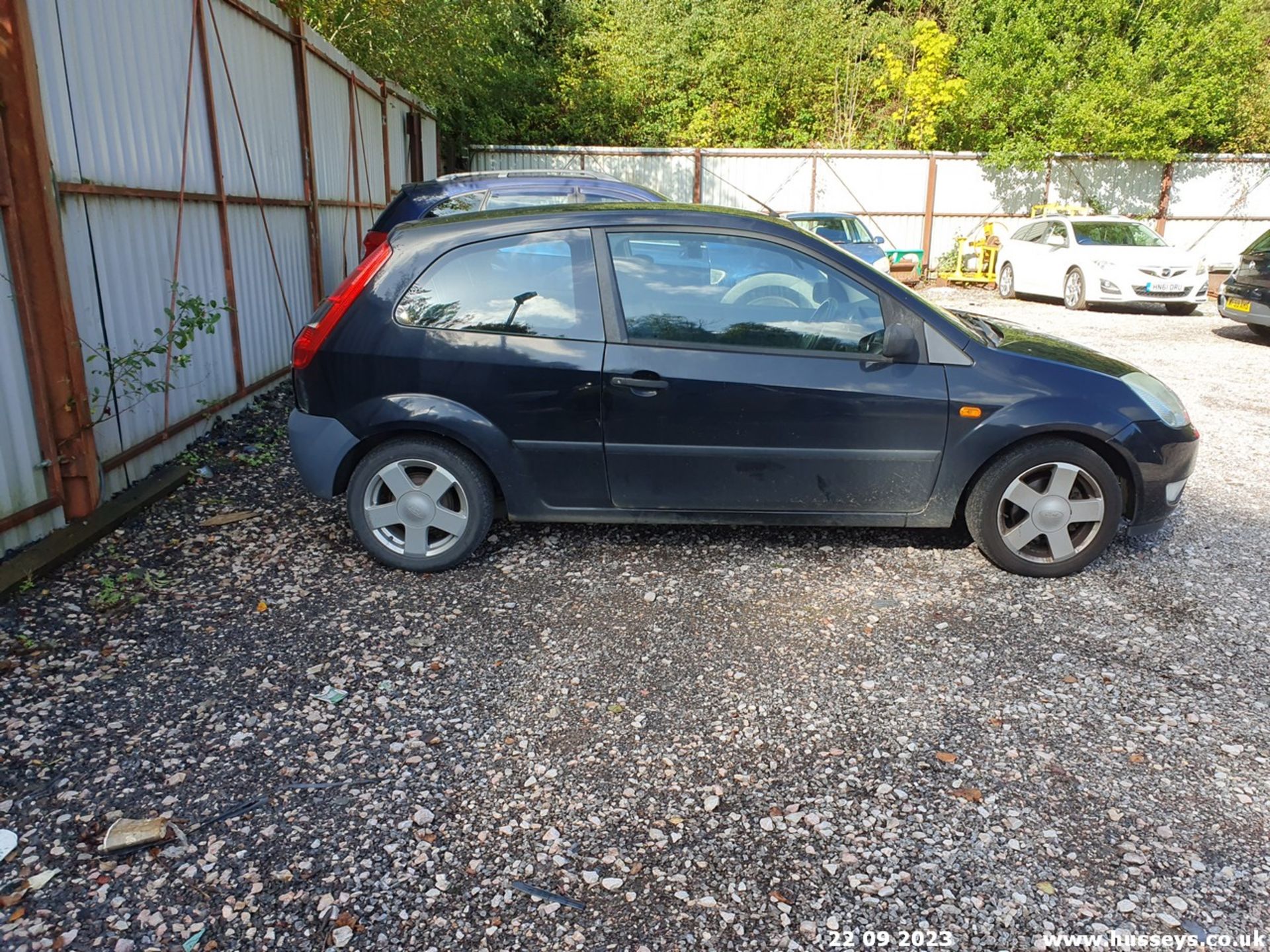 05/54 FORD FIESTA ZETEC - 1388cc 3dr Hatchback (Black) - Image 8 of 45