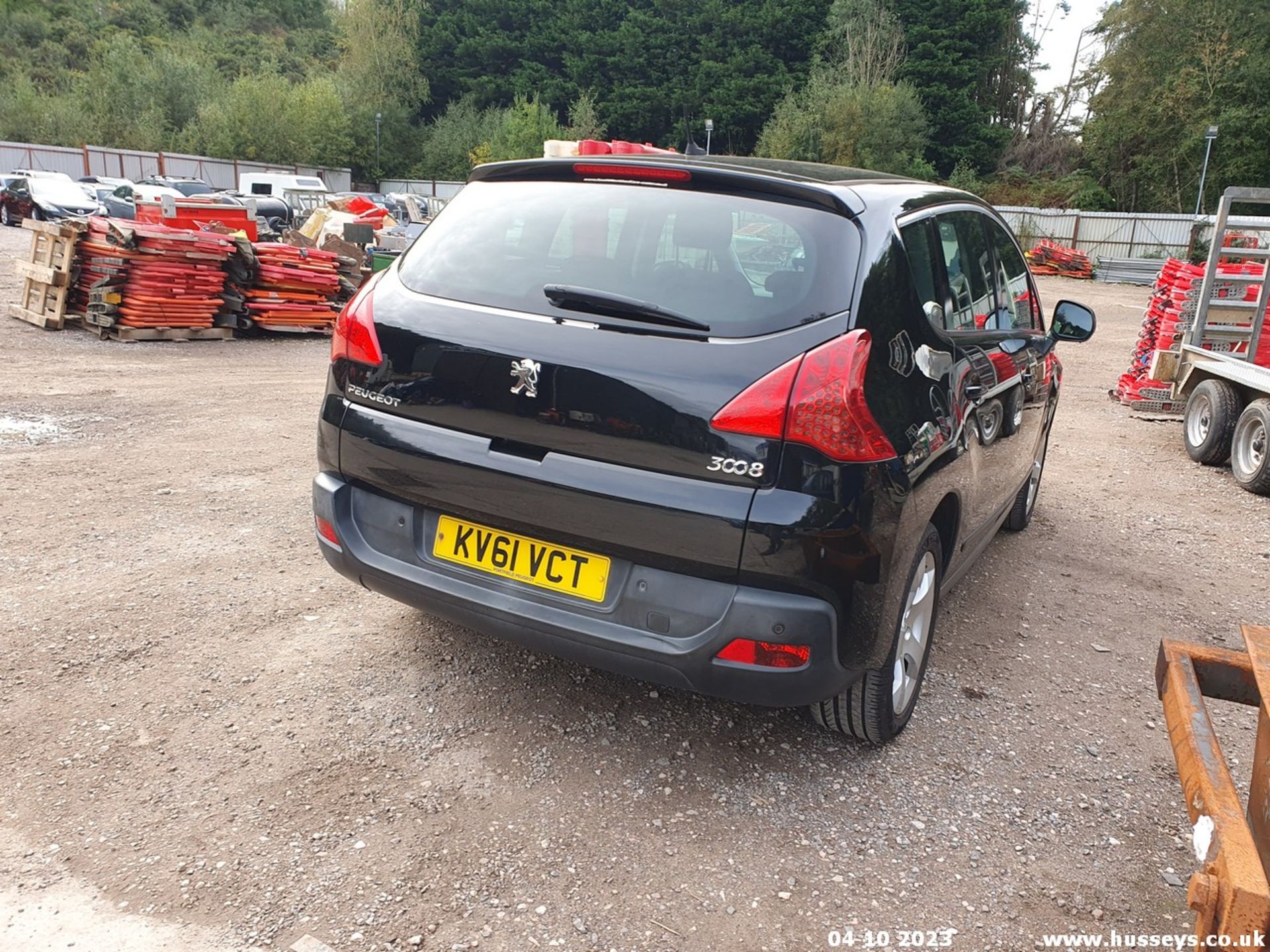 11/61 PEUGEOT 3008 SPORT HDI - 1560cc 5dr Hatchback (Black, 99k) - Image 13 of 47