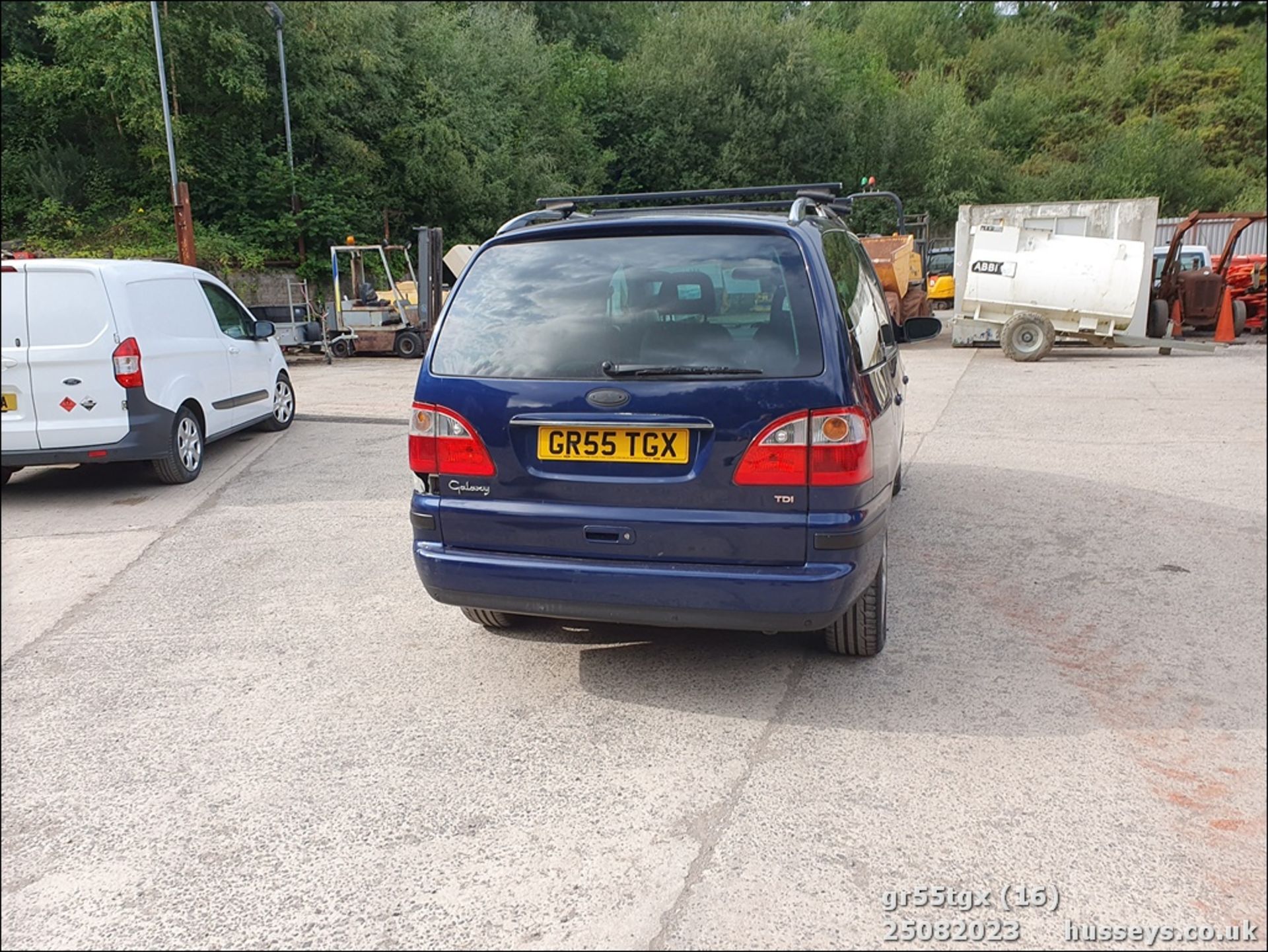 06/55 FORD GALAXY GHIA TDI - 1896cc 5dr MPV (Blue, 135k) - Image 18 of 62