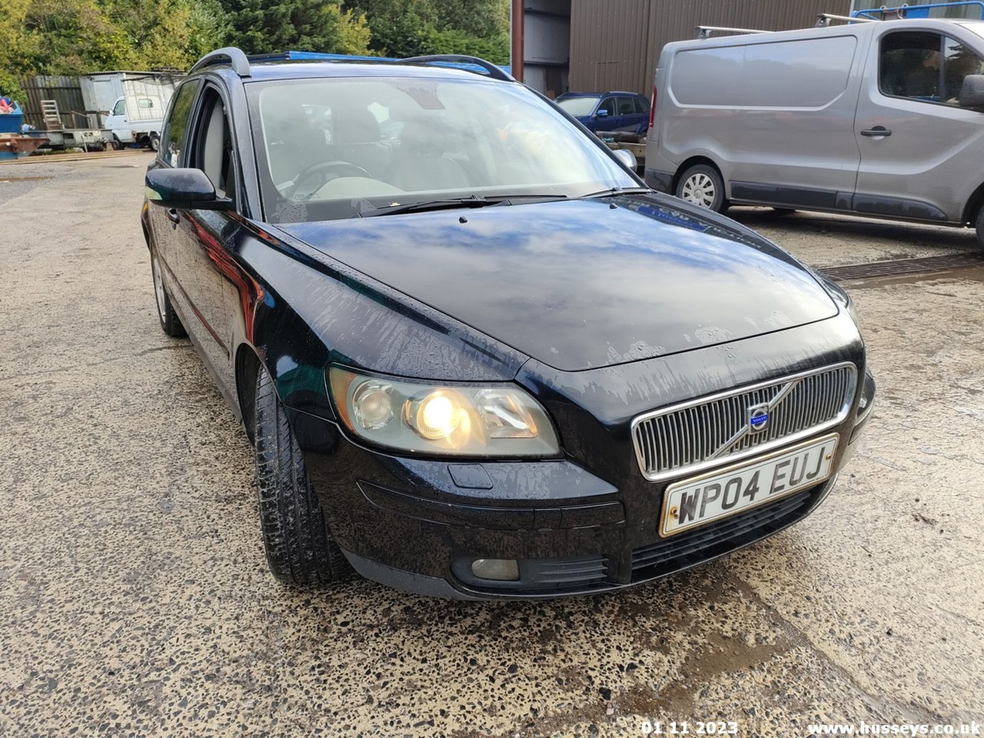 04/04 VOLVO V50 SE D - 1998cc 5dr Estate (Black, 192k) - Image 5 of 39