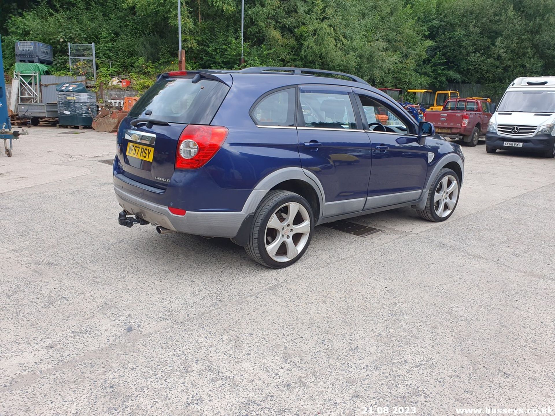 07/57 CHEVROLET CAPTIVA LT 5S VCDI - 1991cc 5dr Estate (Blue, 109k) - Image 15 of 45