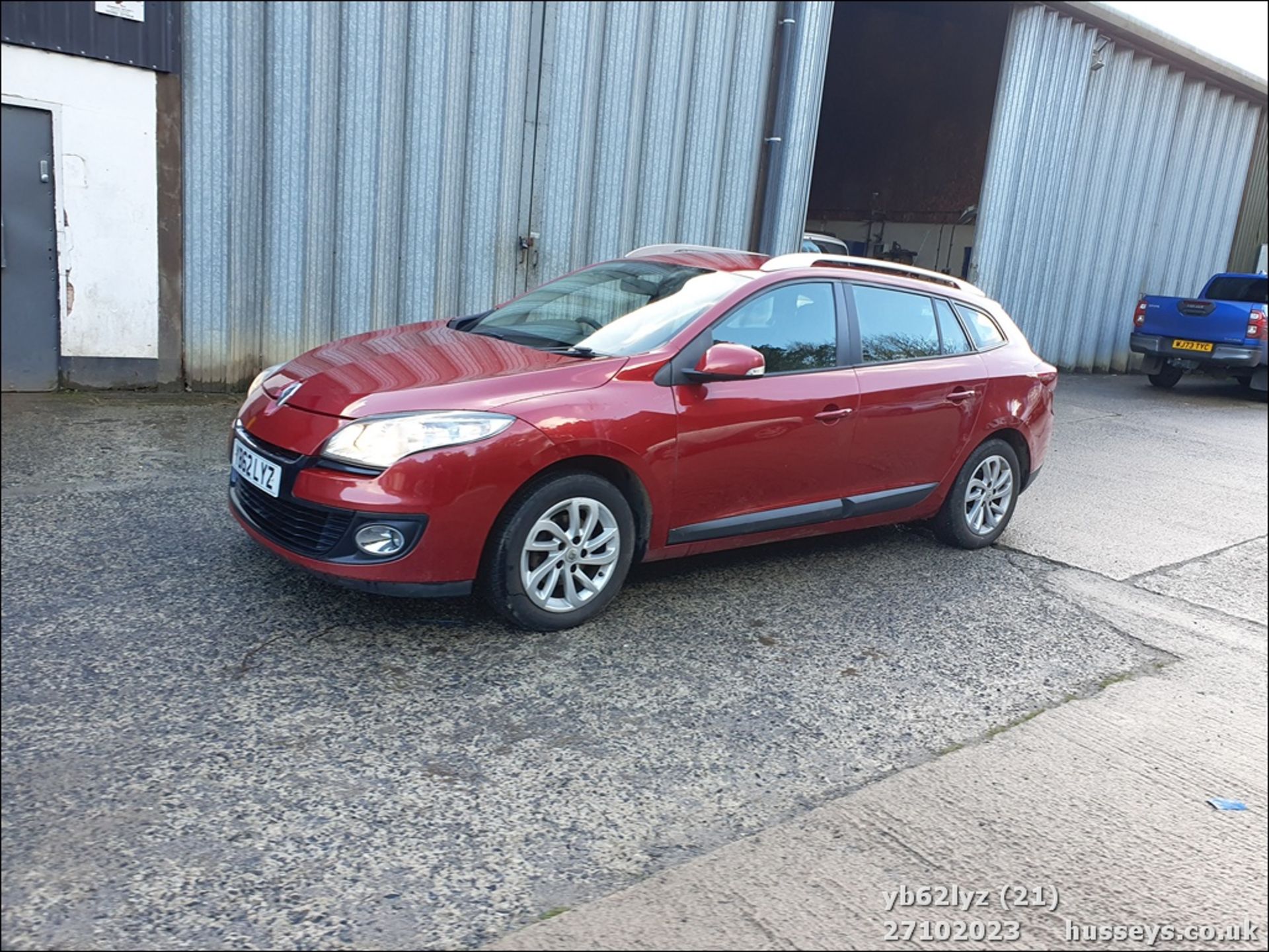 13/62 RENAULT MEGANE EXPRESSION PLUS DC - 1461cc 5dr Estate (Red, 211k) - Image 22 of 57