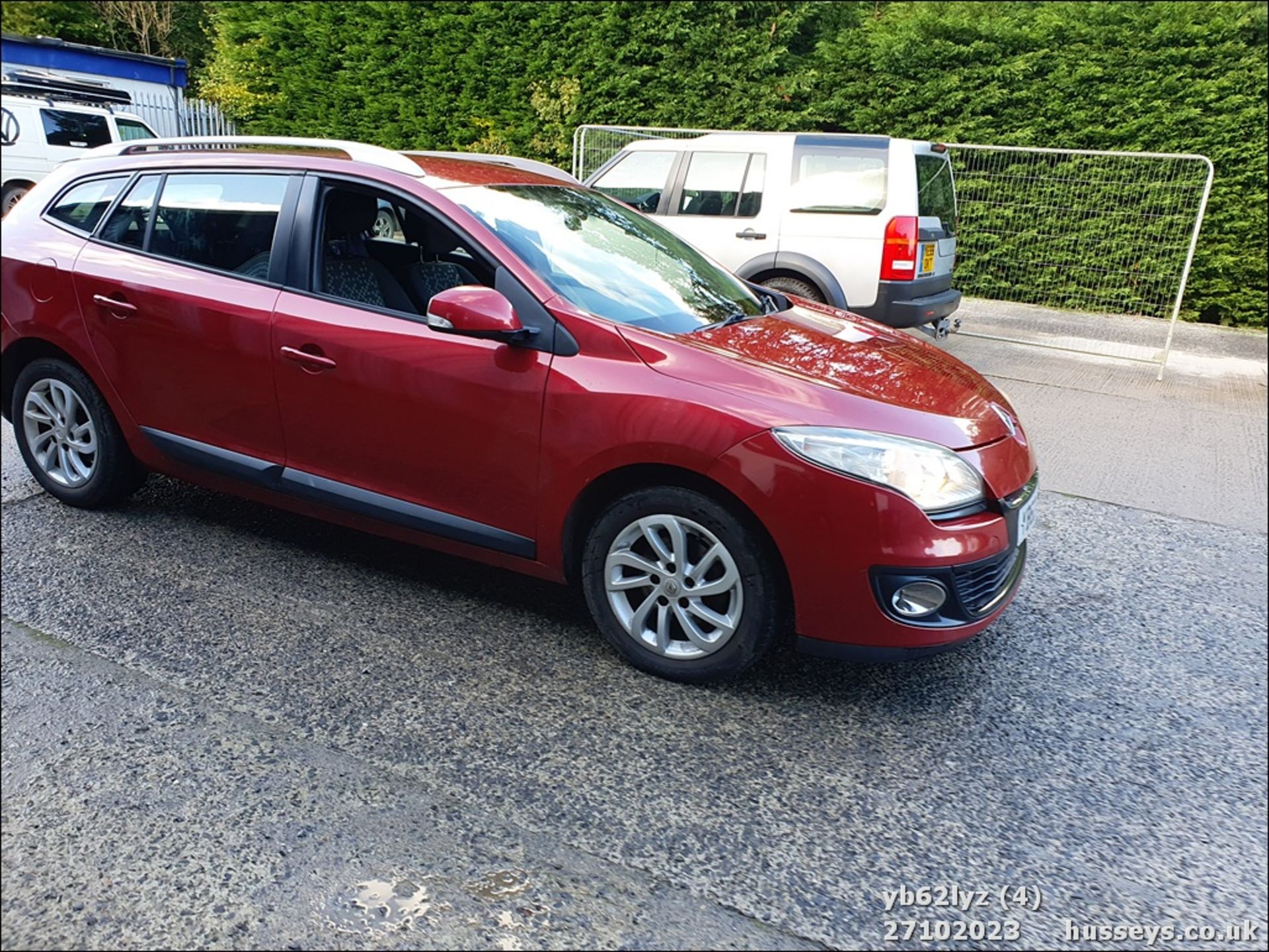 13/62 RENAULT MEGANE EXPRESSION PLUS DC - 1461cc 5dr Estate (Red, 211k) - Image 5 of 57