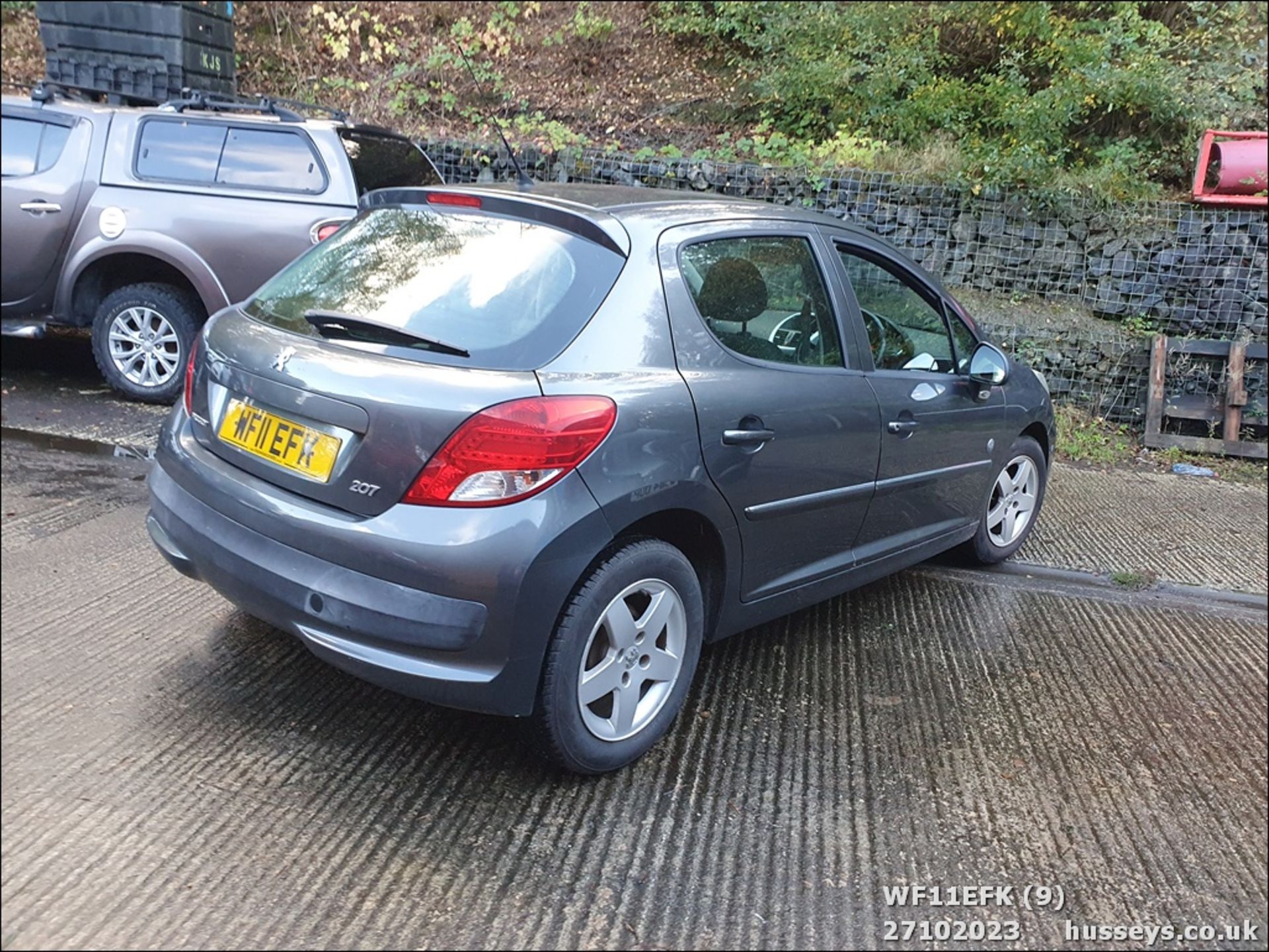 11/11 PEUGEOT 207 ENVY - 1360cc 5dr Hatchback (Grey) - Image 10 of 53