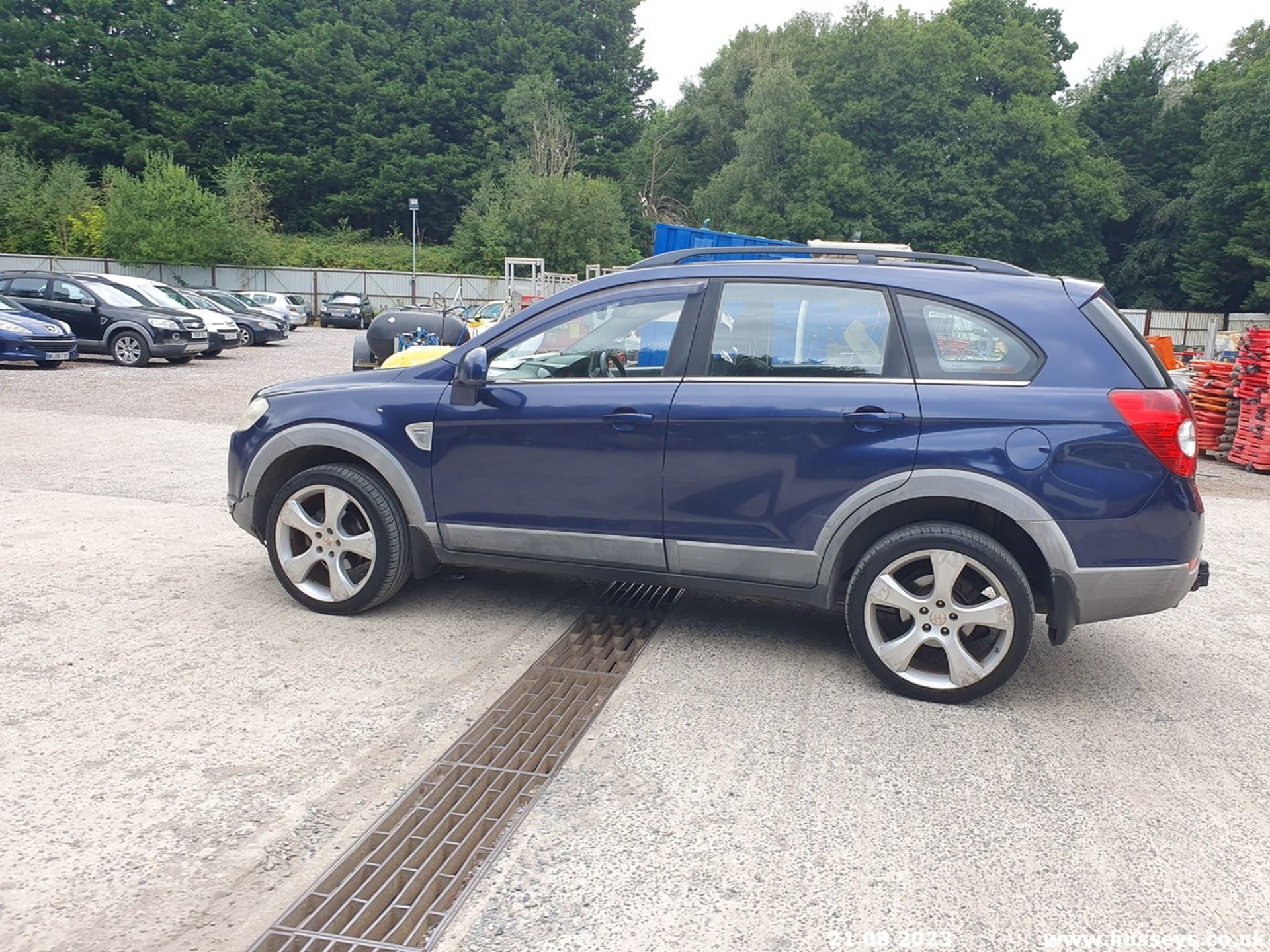 07/57 CHEVROLET CAPTIVA LT 5S VCDI - 1991cc 5dr Estate (Blue, 109k) - Image 27 of 45