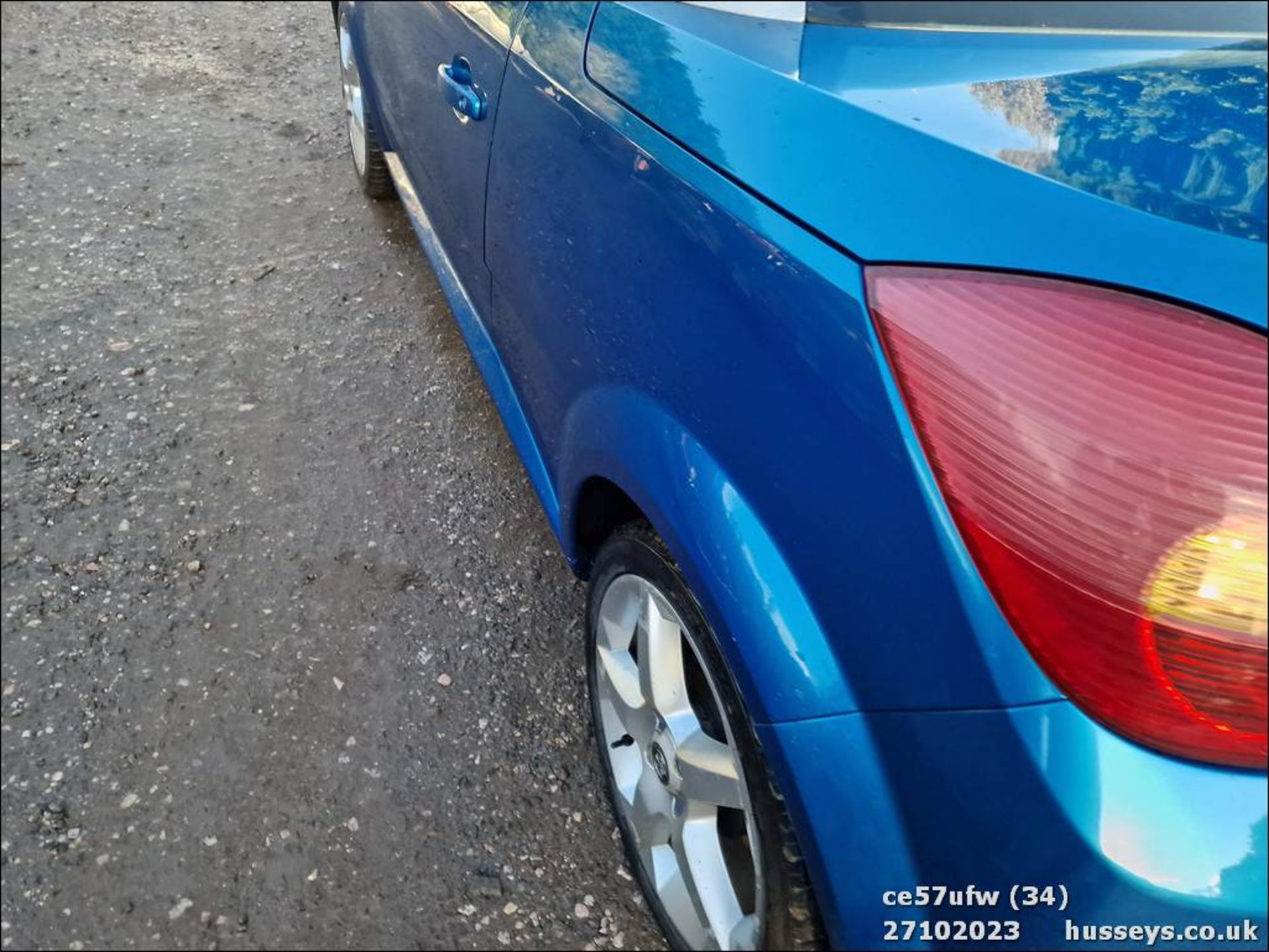 07/57 VAUXHALL TIGRA EXCLUSIV - 1364cc 2dr Convertible (Blue) - Image 8 of 41