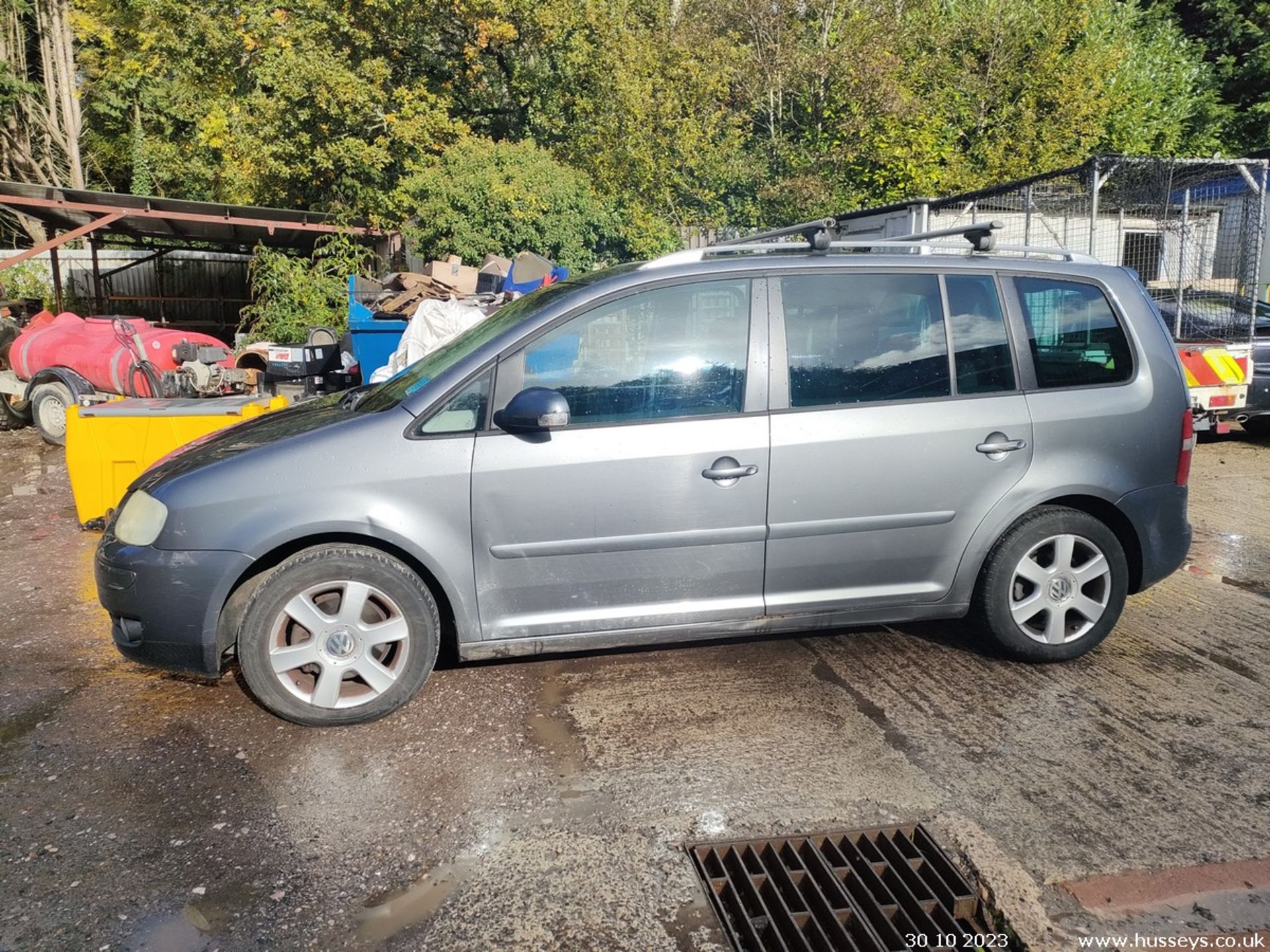 04/54 VOLKSWAGEN TOURAN SPORT TDI - 1968cc 5dr MPV (Grey, 183k) - Image 11 of 35