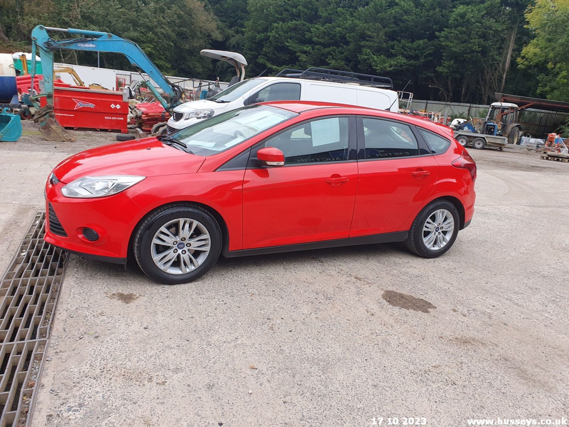 13/13 FORD FOCUS EDGE TDCI 115 - 1560cc 5dr Hatchback (Red, 186k) - Image 32 of 70