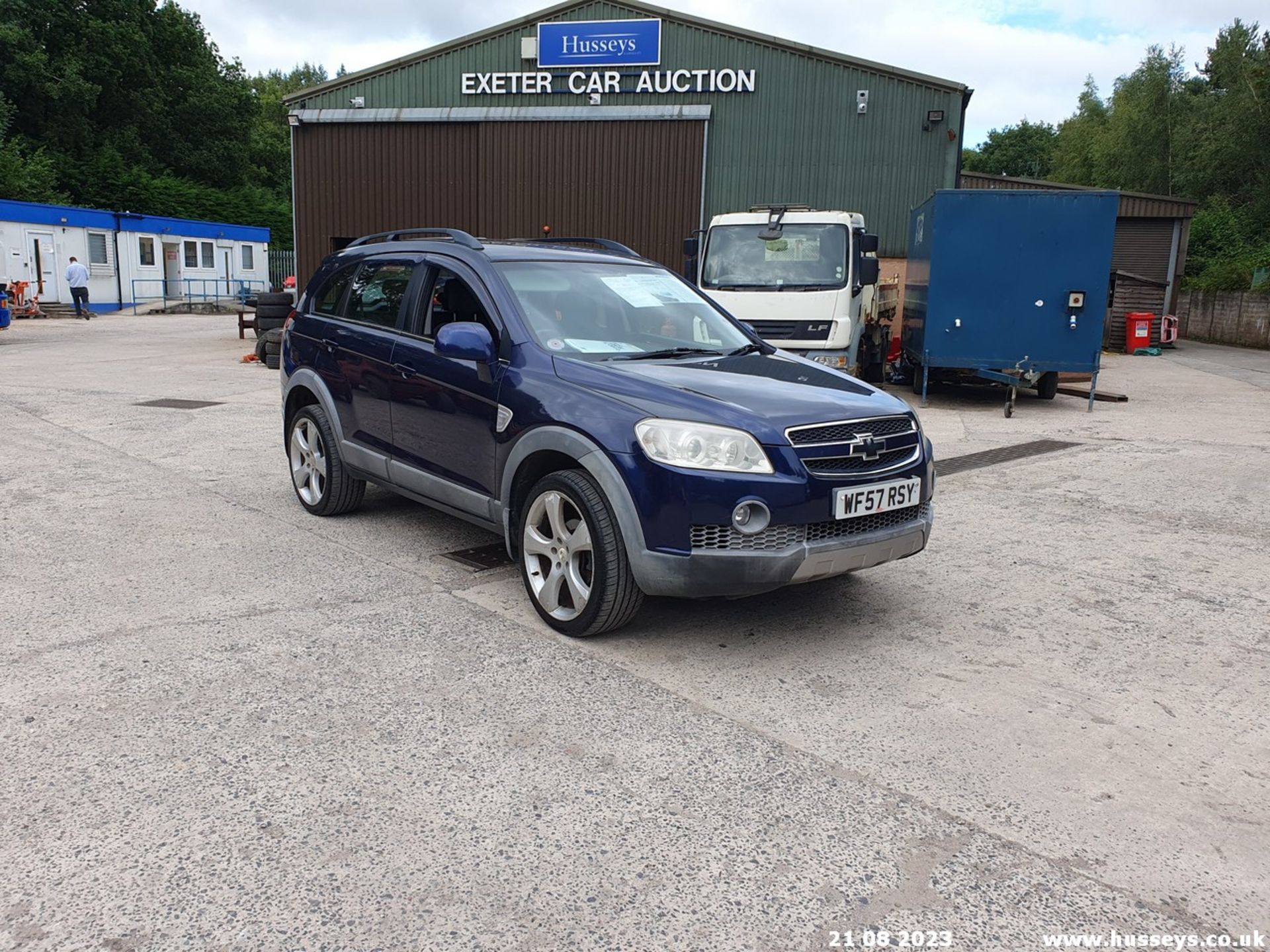 07/57 CHEVROLET CAPTIVA LT 5S VCDI - 1991cc 5dr Estate (Blue, 109k) - Image 5 of 45