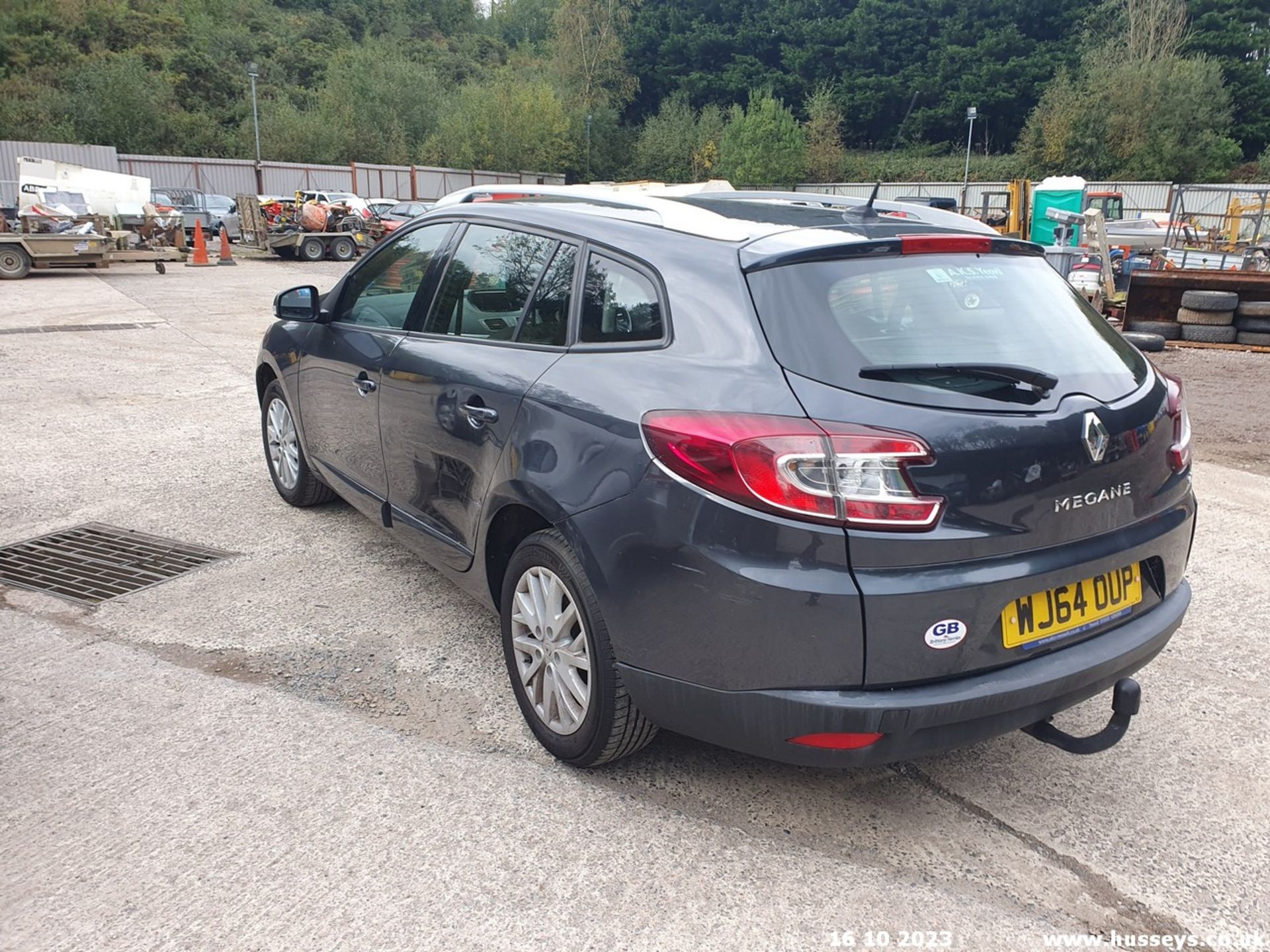 14/64 RENAULT MEGANE D-QUE TT ENERGY DC - 1461cc 5dr Estate (Grey, 125k) - Image 17 of 56