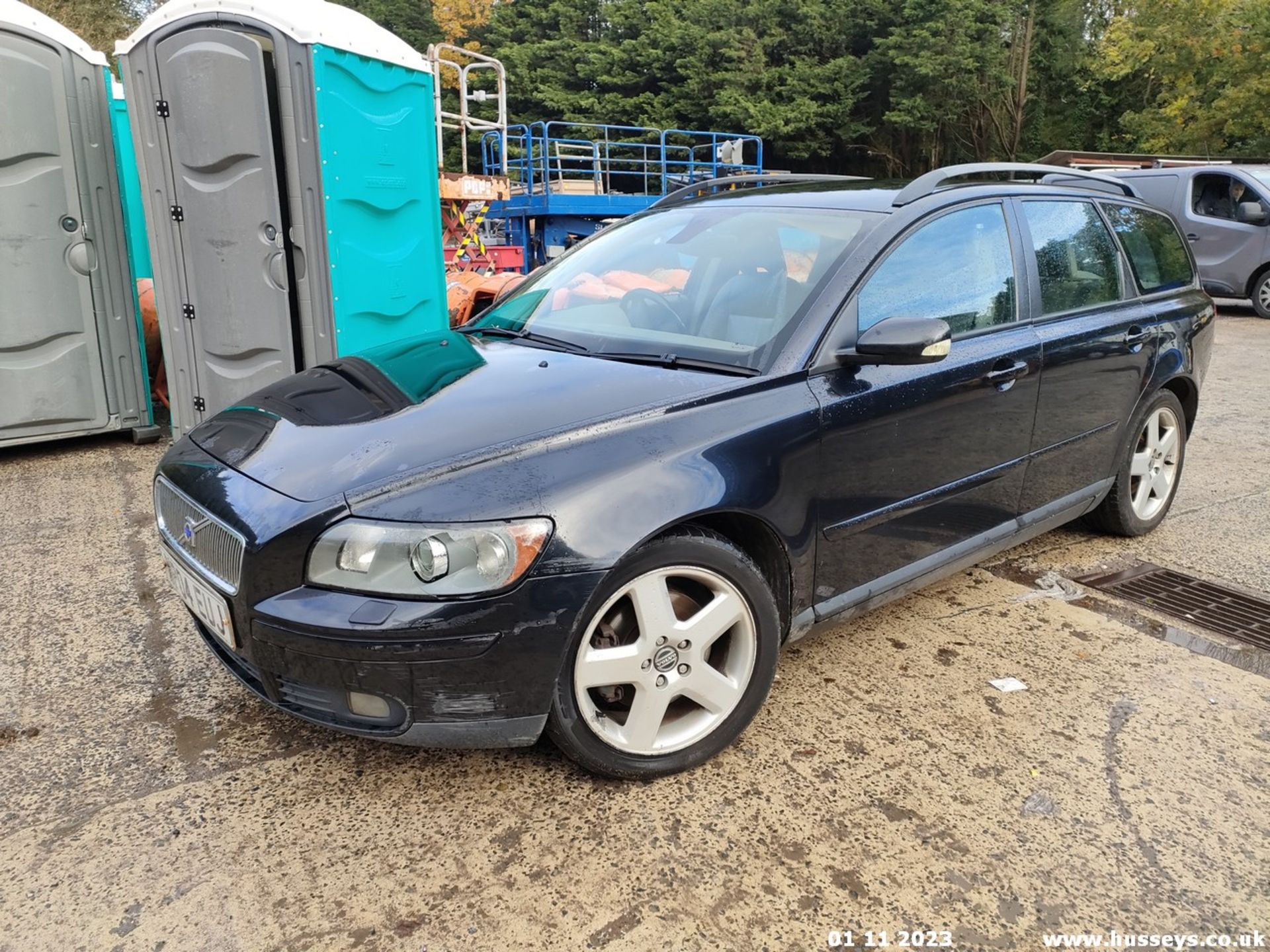 04/04 VOLVO V50 SE D - 1998cc 5dr Estate (Black, 192k) - Image 14 of 39