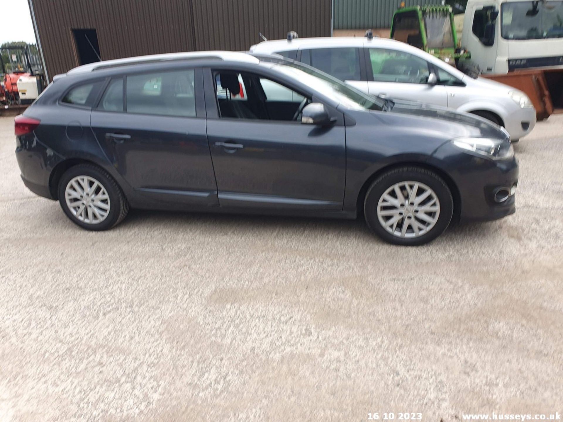 14/64 RENAULT MEGANE D-QUE TT ENERGY DC - 1461cc 5dr Estate (Grey, 125k) - Image 2 of 56