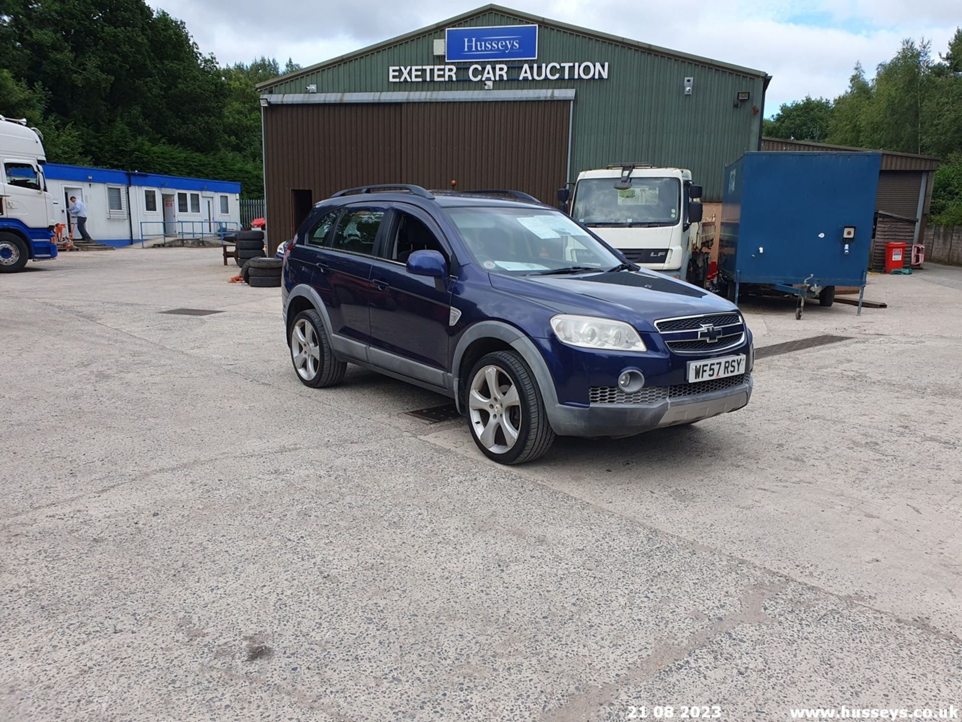 07/57 CHEVROLET CAPTIVA LT 5S VCDI - 1991cc 5dr Estate (Blue, 109k) - Image 7 of 45