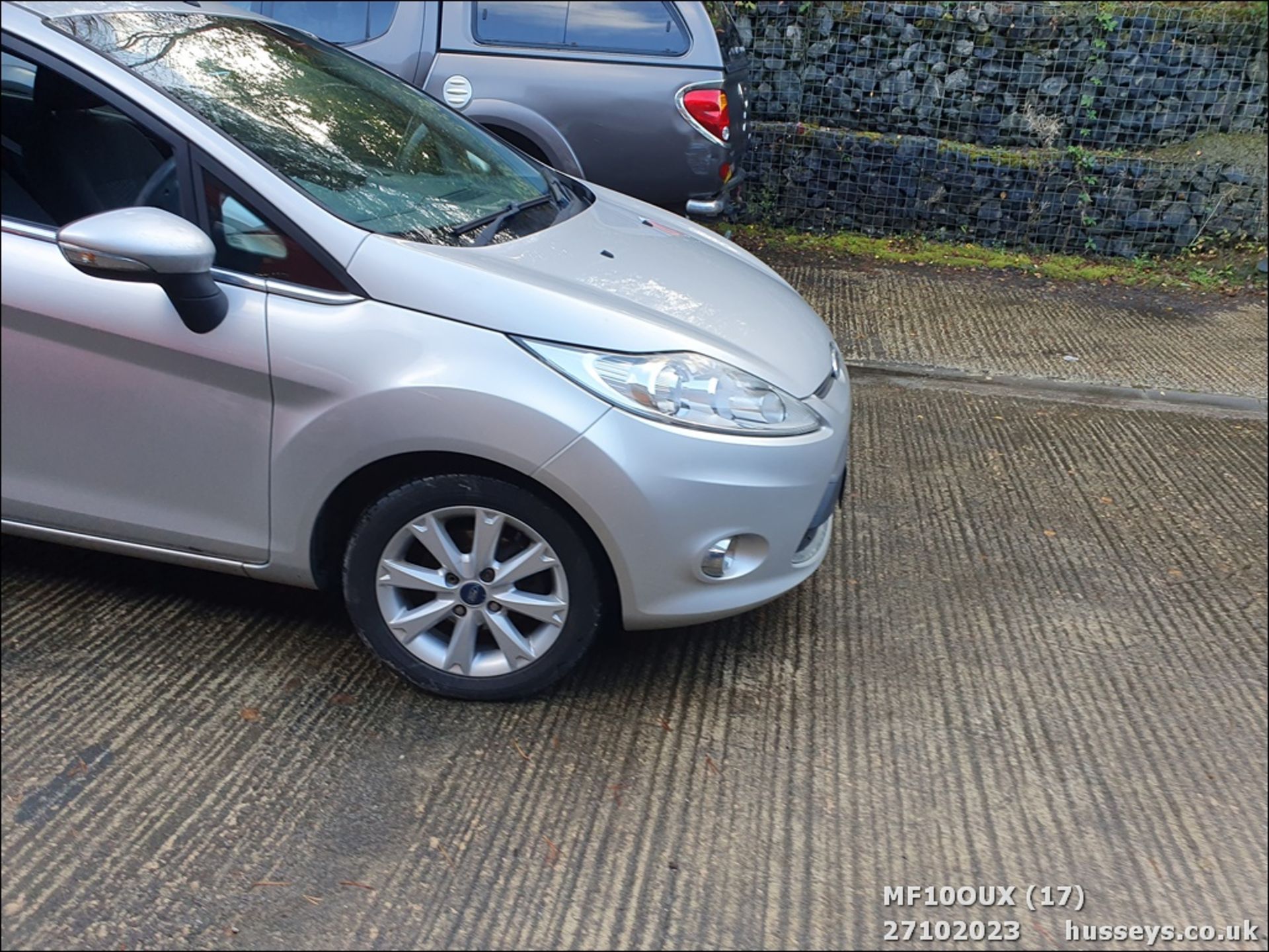 10/10 FORD FIESTA ZETEC 68 TDCI - 1399cc 5dr Hatchback (Silver, 156k) - Image 18 of 67