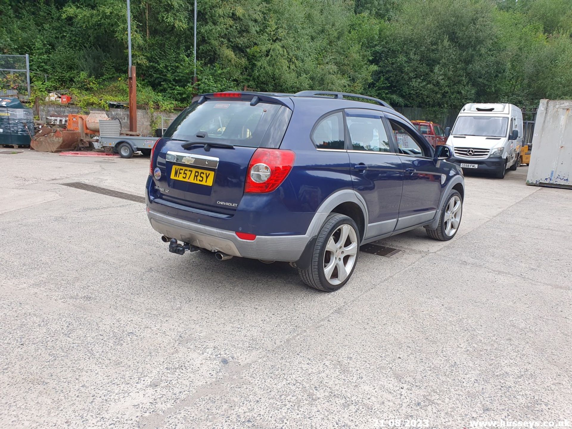 07/57 CHEVROLET CAPTIVA LT 5S VCDI - 1991cc 5dr Estate (Blue, 109k) - Image 16 of 45