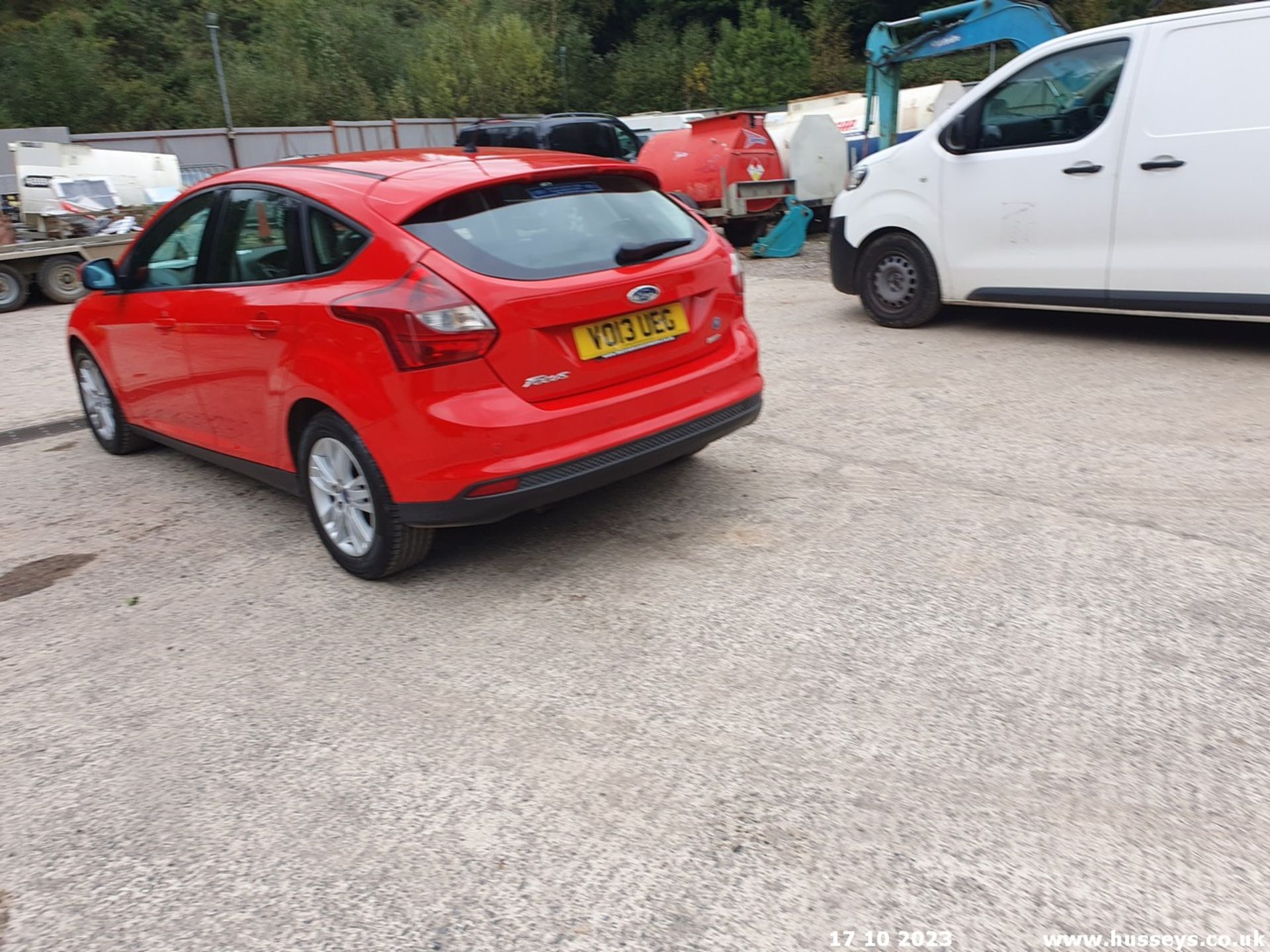 13/13 FORD FOCUS EDGE TDCI 115 - 1560cc 5dr Hatchback (Red, 186k) - Image 2 of 70