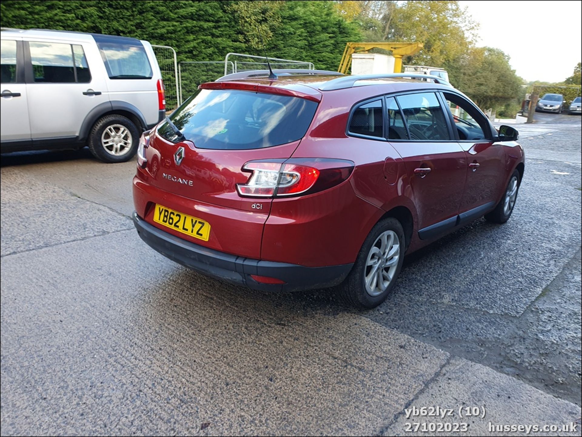 13/62 RENAULT MEGANE EXPRESSION PLUS DC - 1461cc 5dr Estate (Red, 211k) - Image 11 of 57