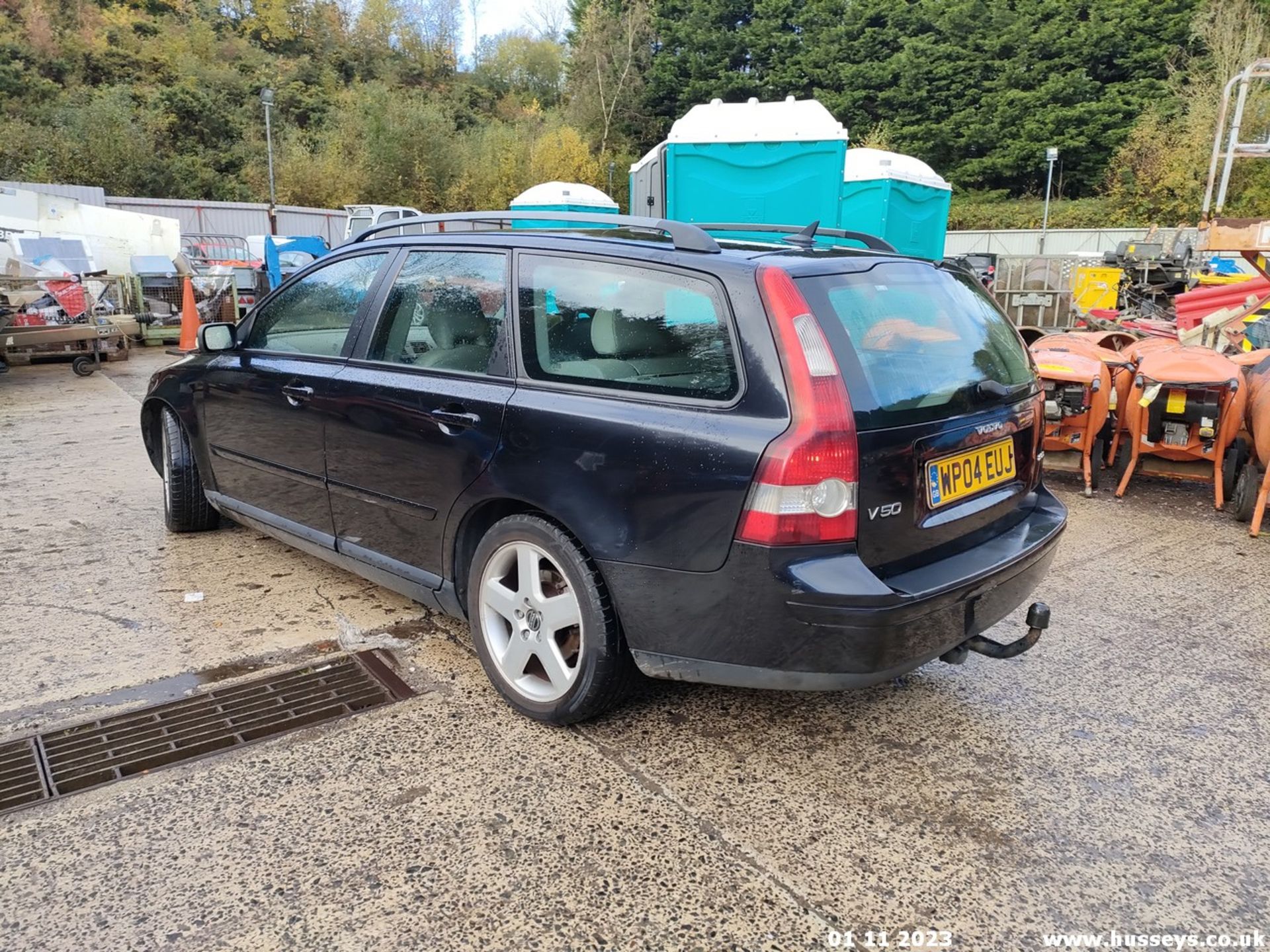 04/04 VOLVO V50 SE D - 1998cc 5dr Estate (Black, 192k) - Image 18 of 39