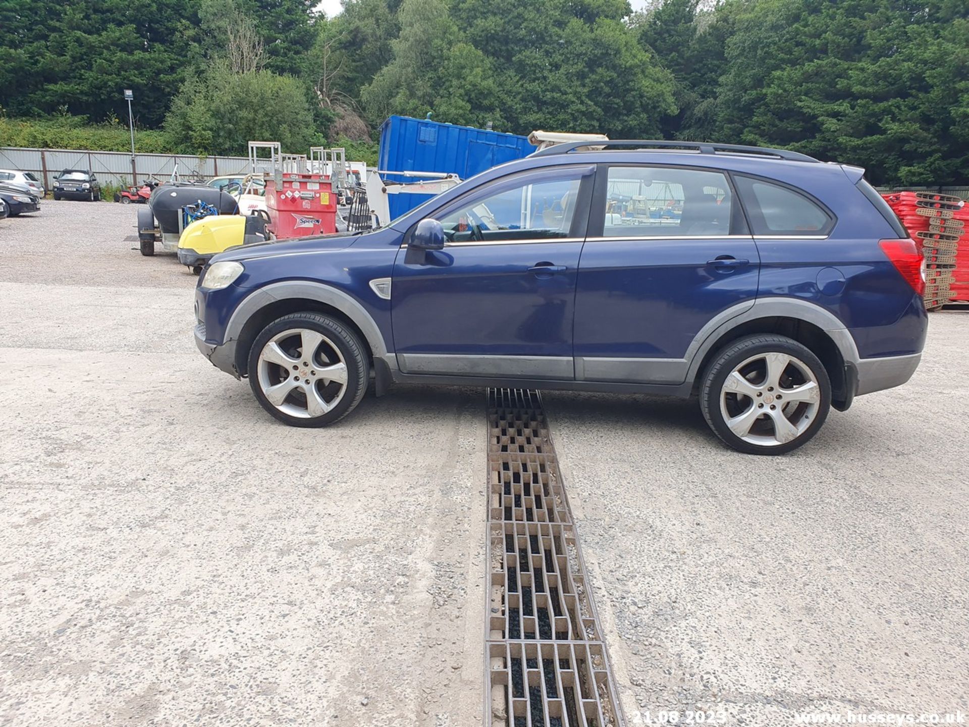 07/57 CHEVROLET CAPTIVA LT 5S VCDI - 1991cc 5dr Estate (Blue, 109k) - Image 28 of 45