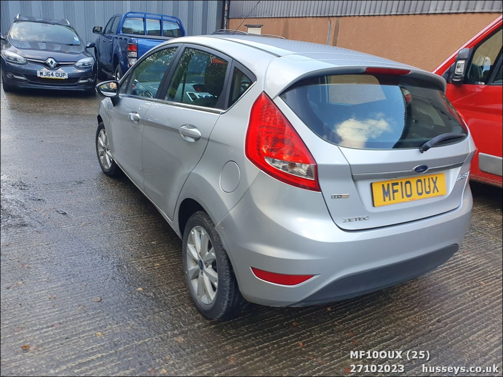 10/10 FORD FIESTA ZETEC 68 TDCI - 1399cc 5dr Hatchback (Silver, 156k) - Image 26 of 67