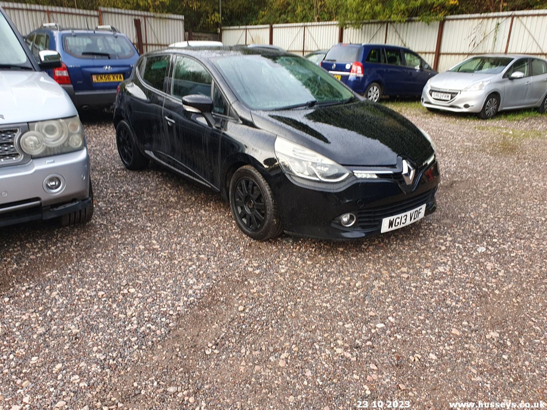 13/13 RENAULT CLIO D-QUE S M-NAV NRG DC - 1461cc 5dr Hatchback (Black, 147k) - Image 4 of 62