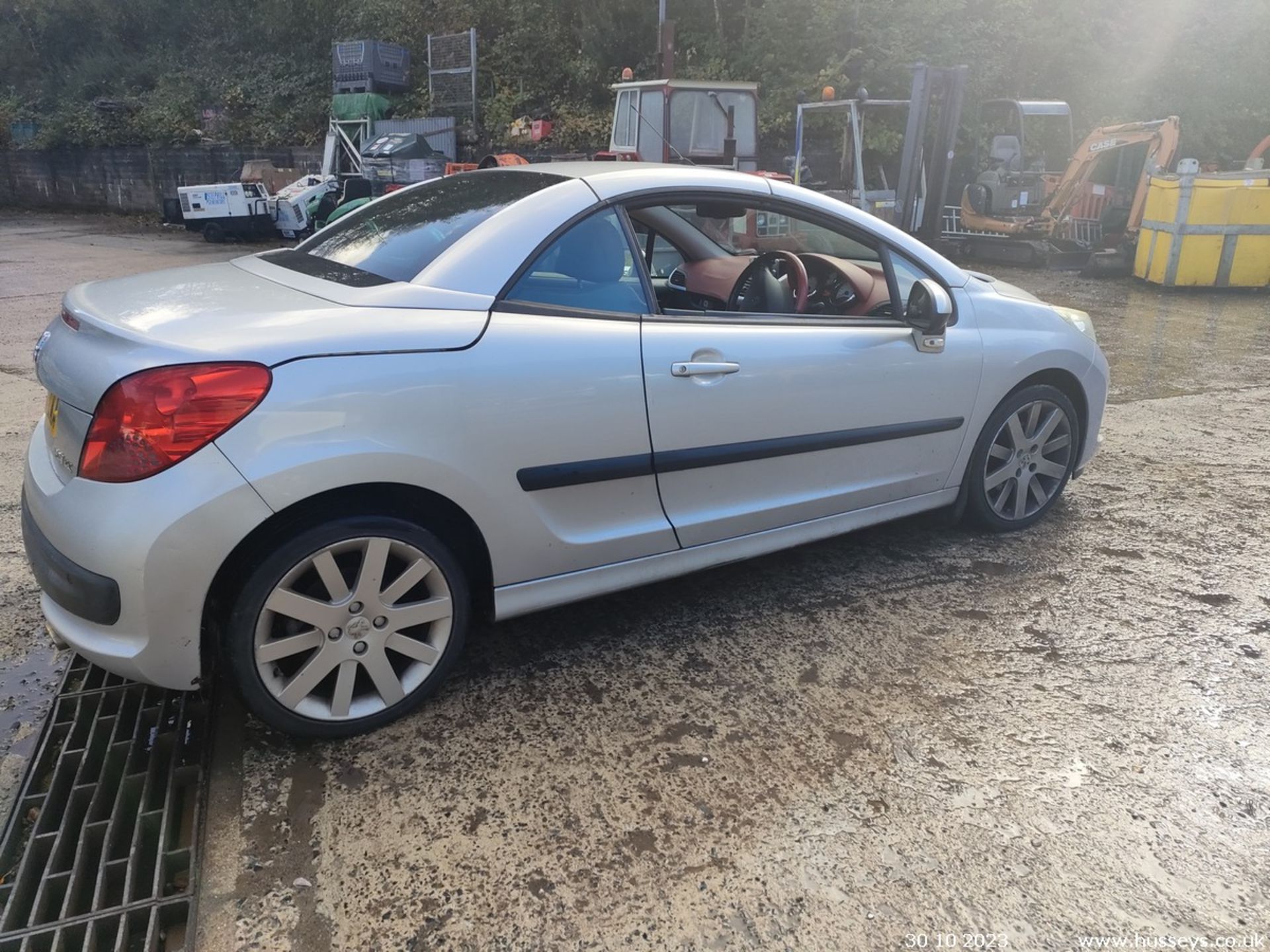 08/57 PEUGEOT 207 GT CC - 1598cc 2dr Convertible (Silver, 69k) - Image 25 of 37