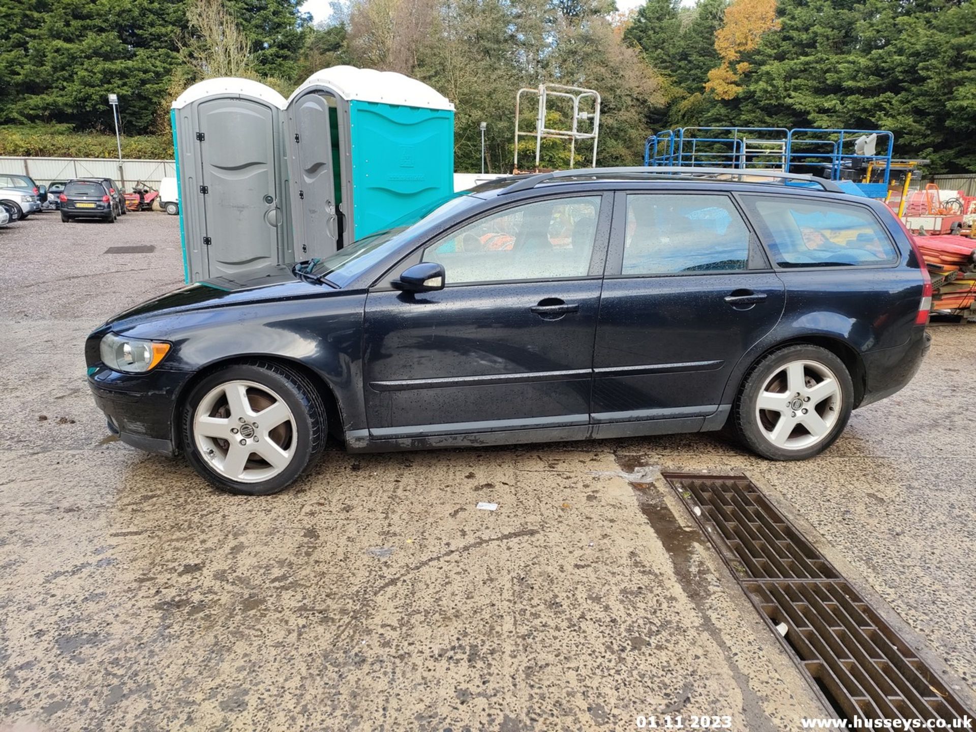 04/04 VOLVO V50 SE D - 1998cc 5dr Estate (Black, 192k) - Image 15 of 39