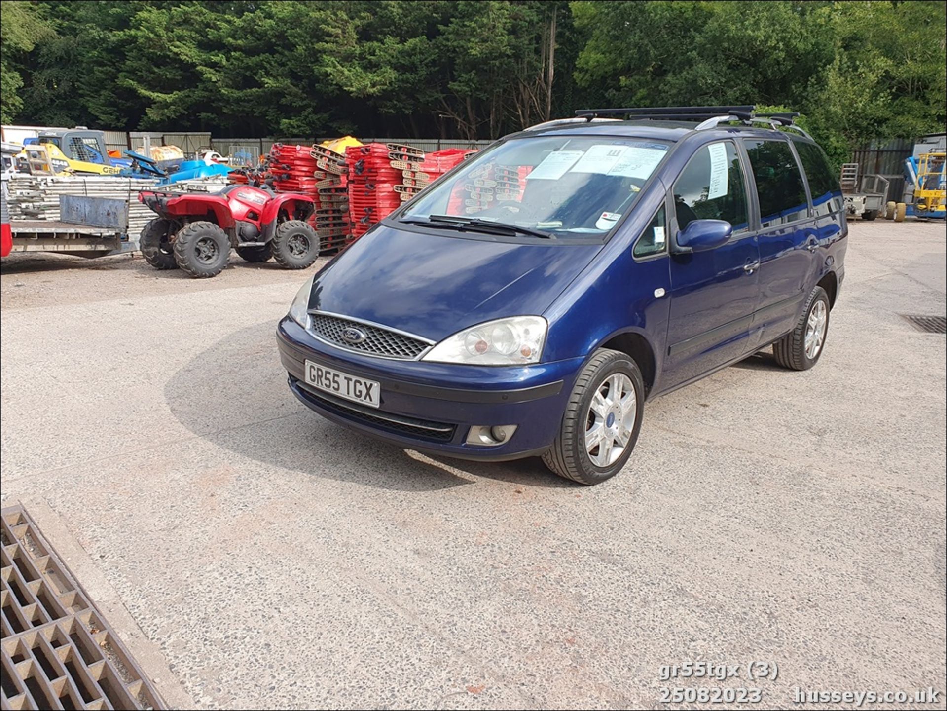 06/55 FORD GALAXY GHIA TDI - 1896cc 5dr MPV (Blue, 135k) - Image 5 of 62