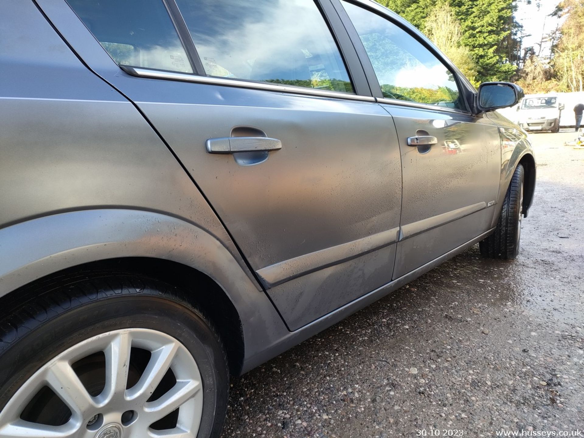 05/05 VAUXHALL ASTRA DESIGN TWINPORT - 1598cc 5dr Hatchback (Grey, 128k) - Image 25 of 37