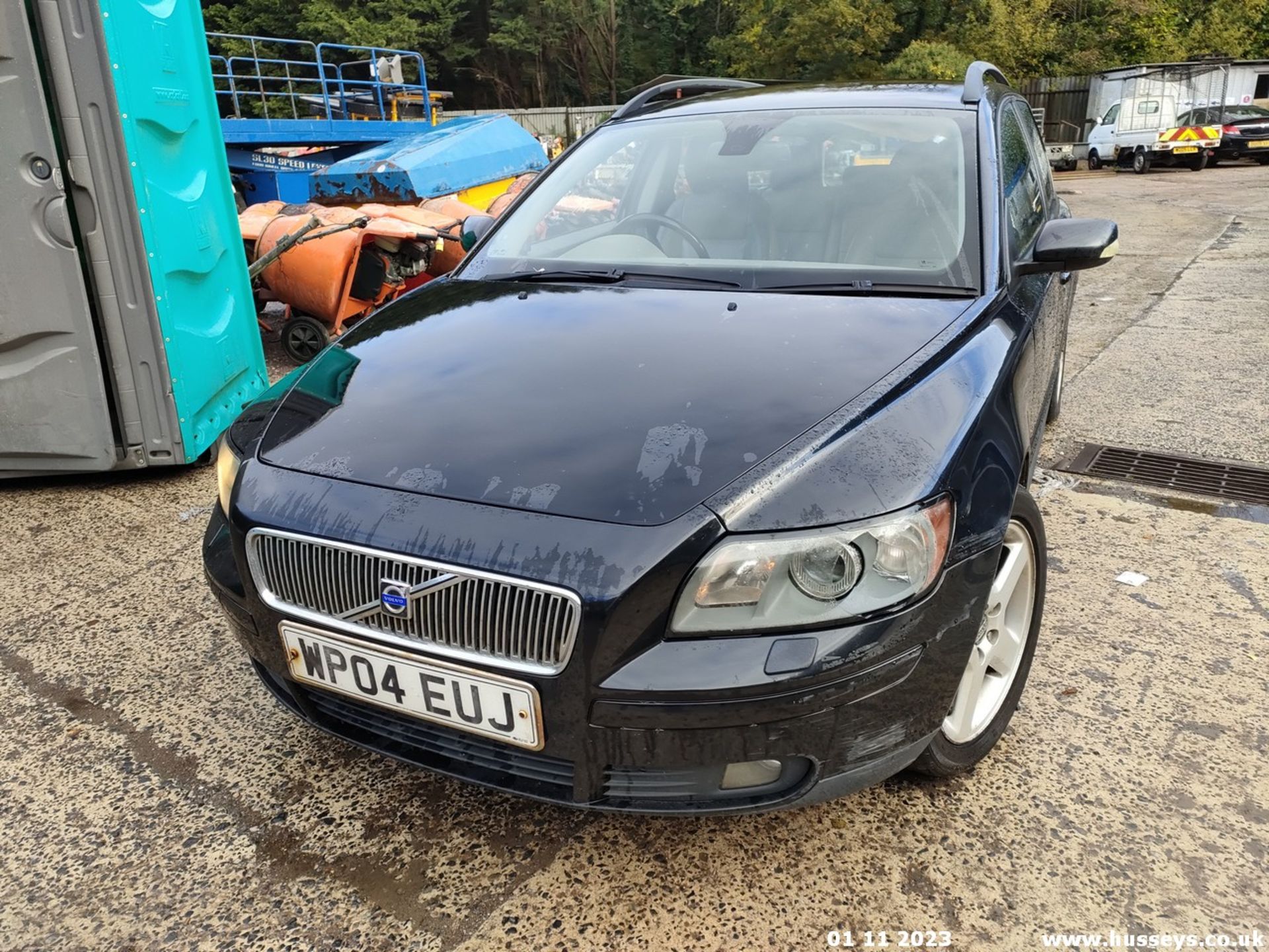 04/04 VOLVO V50 SE D - 1998cc 5dr Estate (Black, 192k) - Image 8 of 39