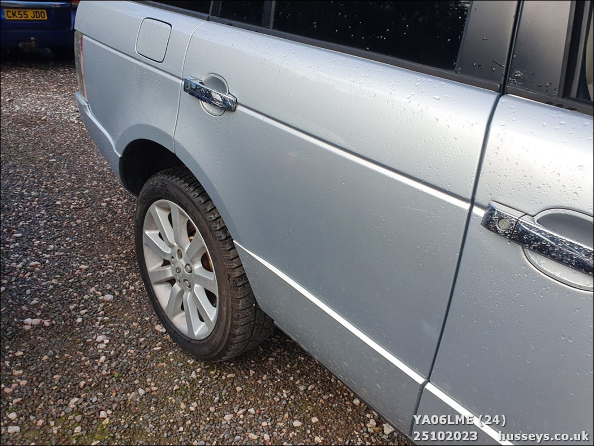 06/06 LAND ROVER RANGEROVER V8 SC AUTO - 4197cc 5dr Estate (Silver, 154k) - Image 25 of 44