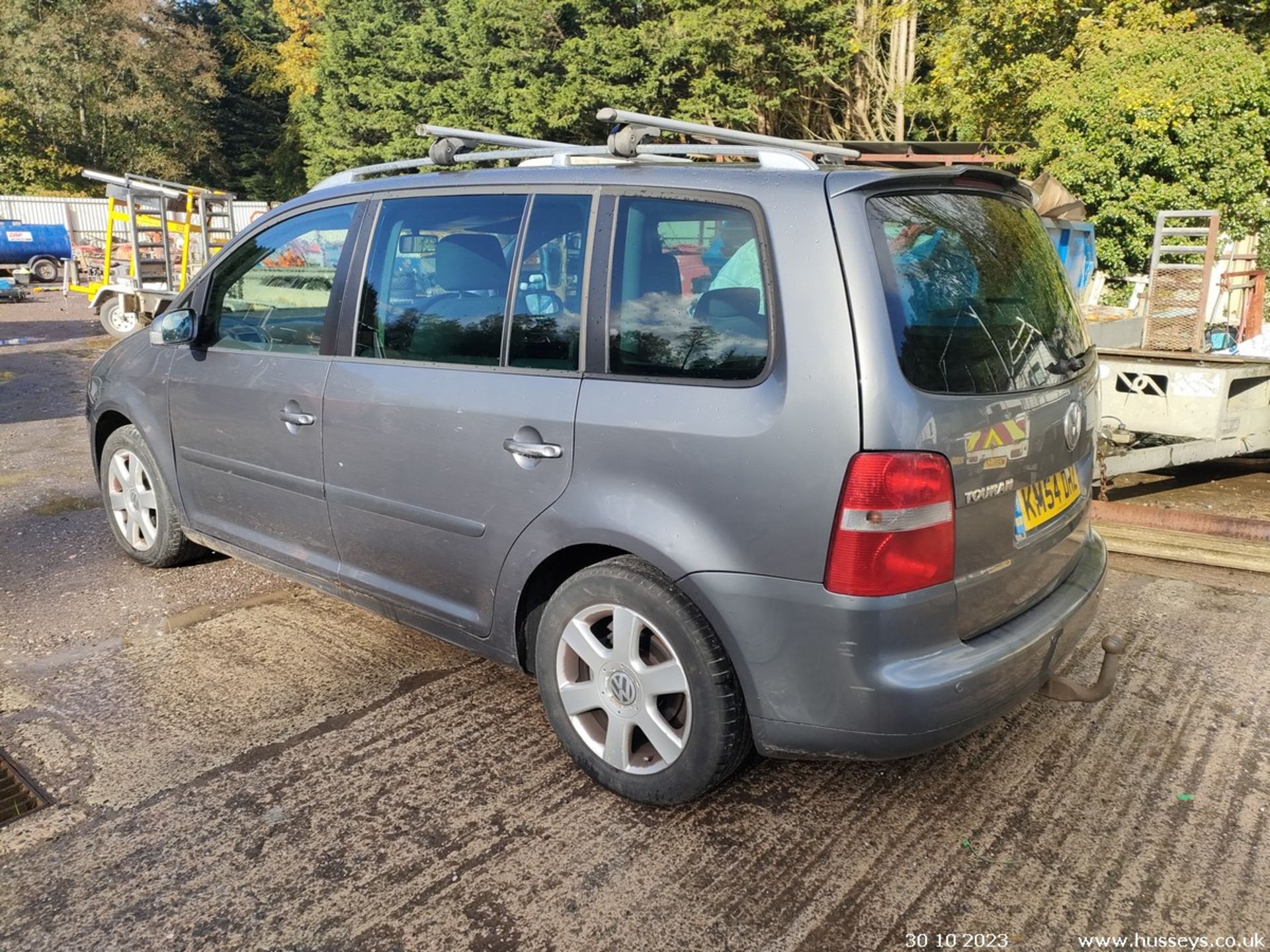 04/54 VOLKSWAGEN TOURAN SPORT TDI - 1968cc 5dr MPV (Grey, 183k) - Image 14 of 35