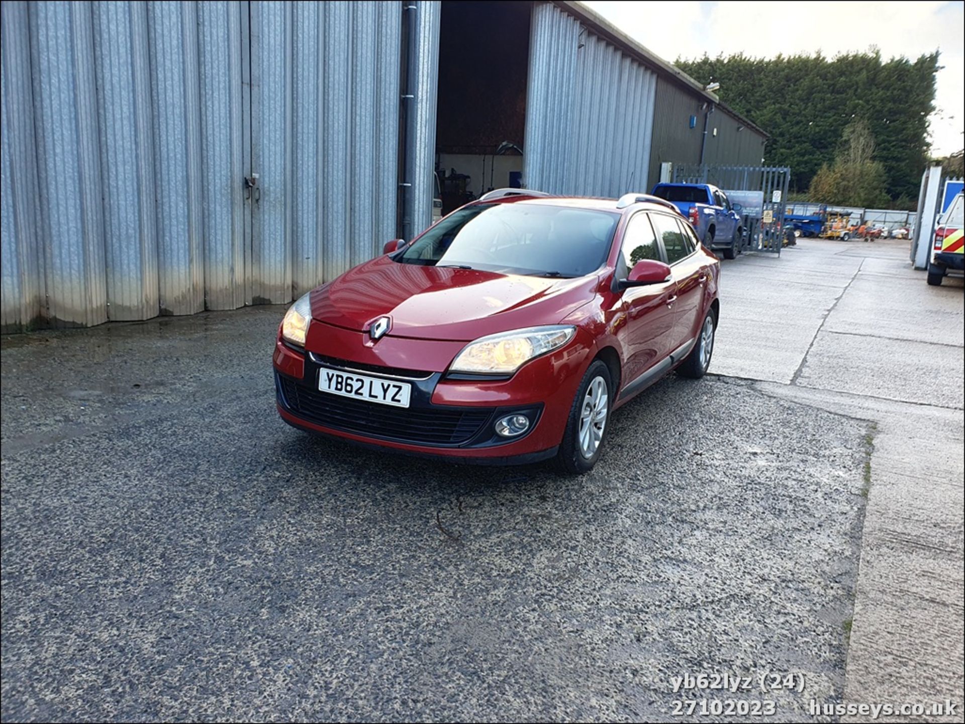 13/62 RENAULT MEGANE EXPRESSION PLUS DC - 1461cc 5dr Estate (Red, 211k) - Image 25 of 57